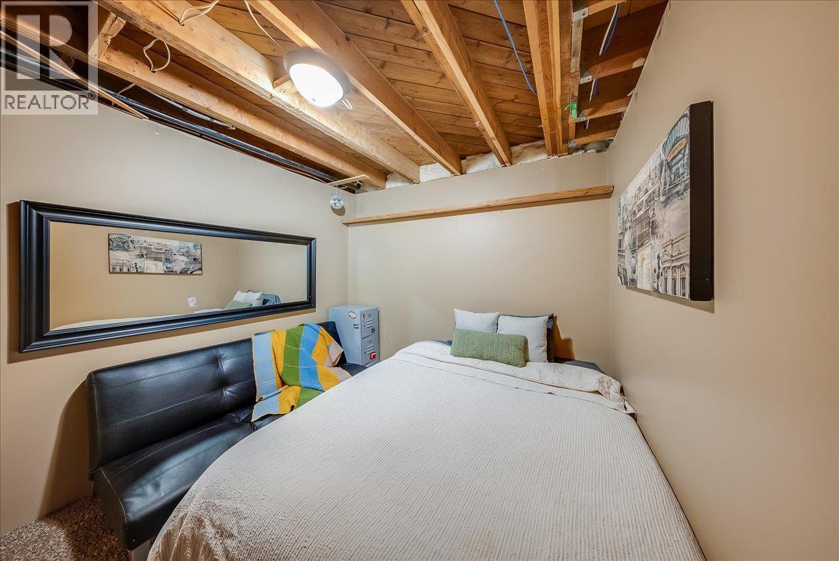 1398 Victoria Avenue, Rossland, British Columbia  V0G 1Y0 - Photo 27 - 10401351