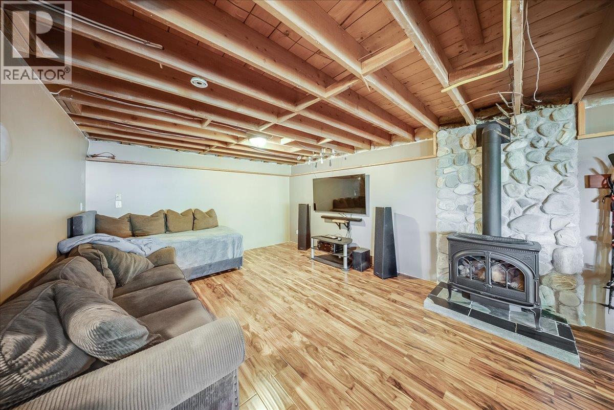 1398 Victoria Avenue, Rossland, British Columbia  V0G 1Y0 - Photo 29 - 10401351