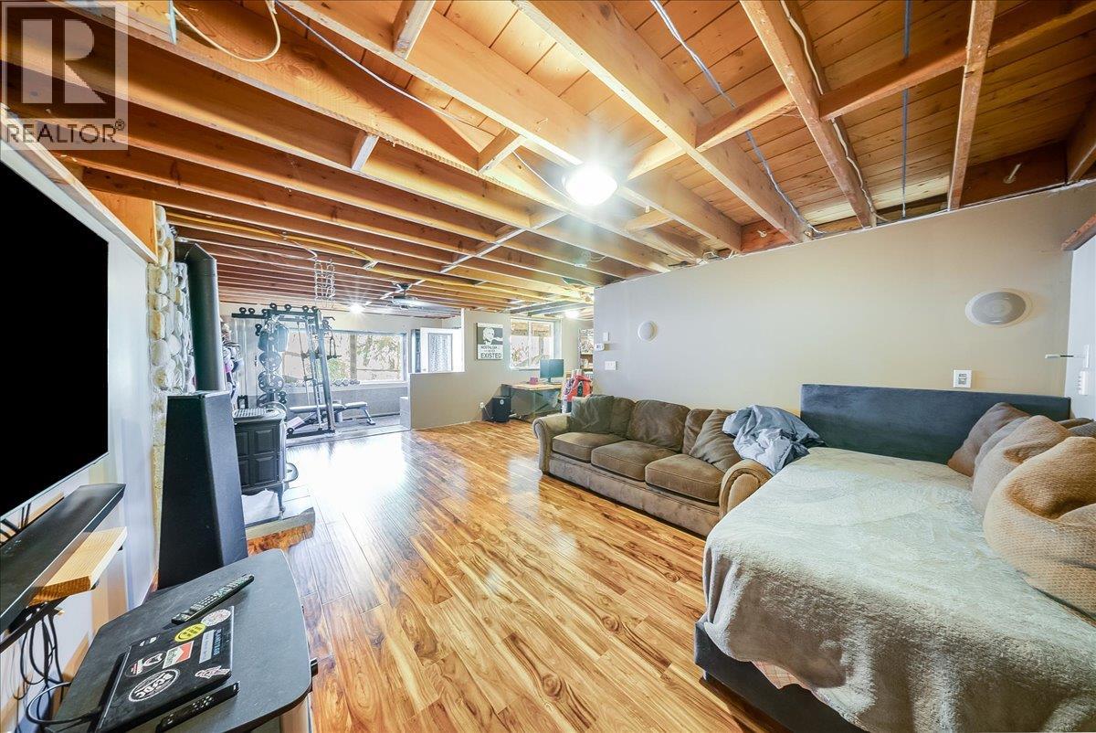 1398 Victoria Avenue, Rossland, British Columbia  V0G 1Y0 - Photo 30 - 10401351