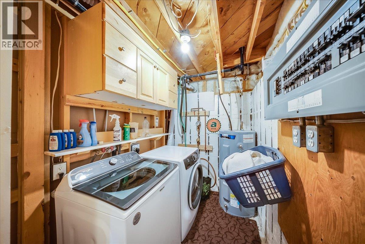 1398 Victoria Avenue, Rossland, British Columbia  V0G 1Y0 - Photo 32 - 10401351