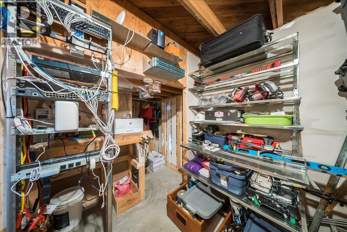 1398 Victoria Avenue, Rossland, British Columbia  V0G 1Y0 - Photo 34 - 10401351