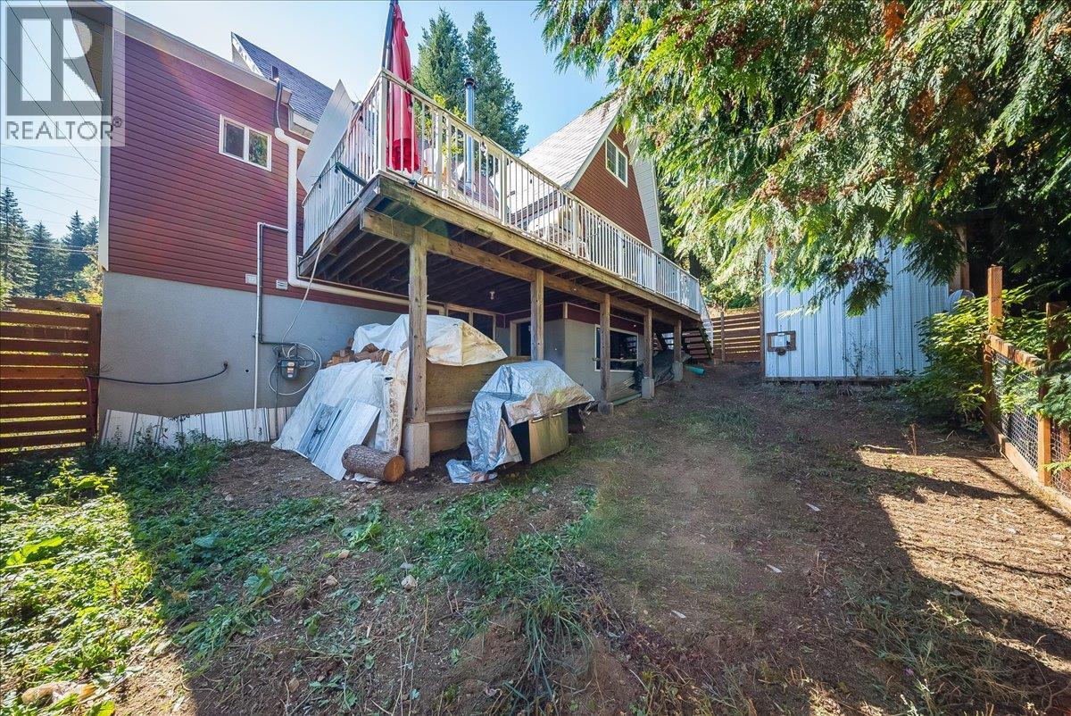 1398 Victoria Avenue, Rossland, British Columbia  V0G 1Y0 - Photo 40 - 10401351