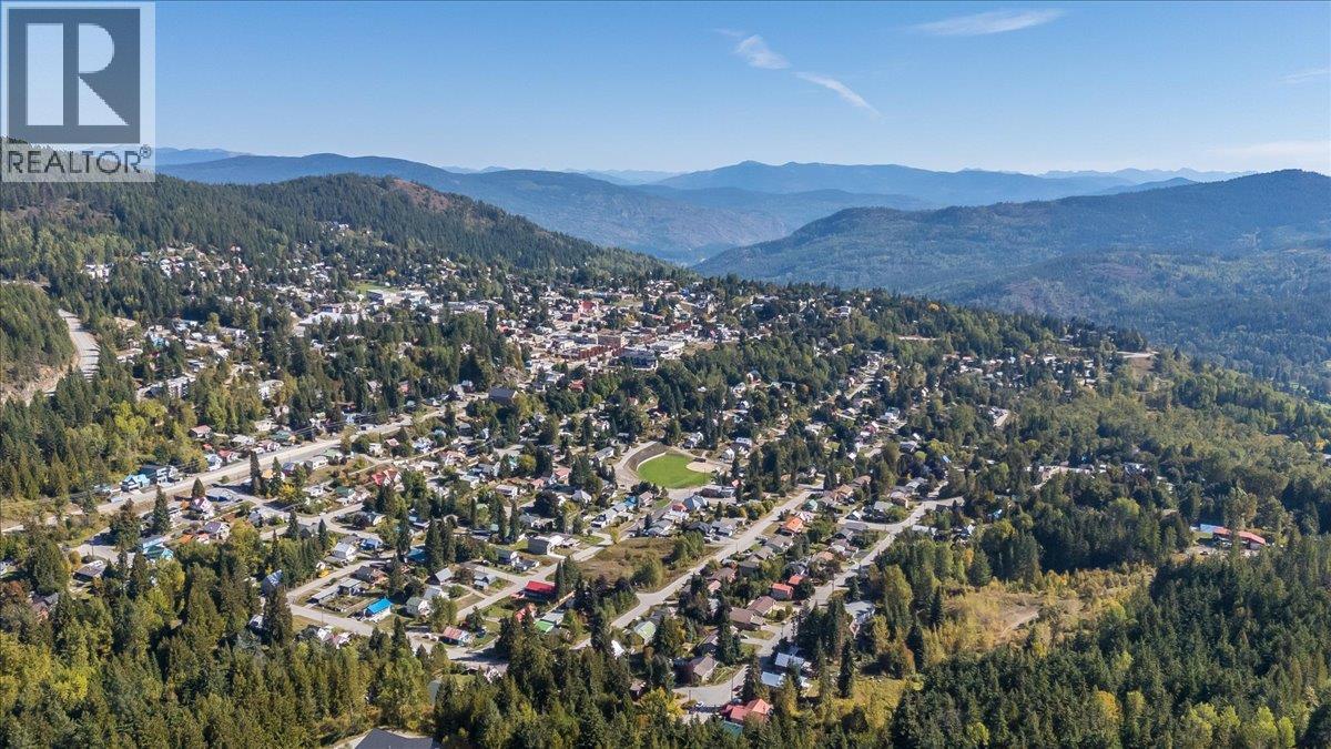 1398 Victoria Avenue, Rossland, British Columbia  V0G 1Y0 - Photo 45 - 10401351