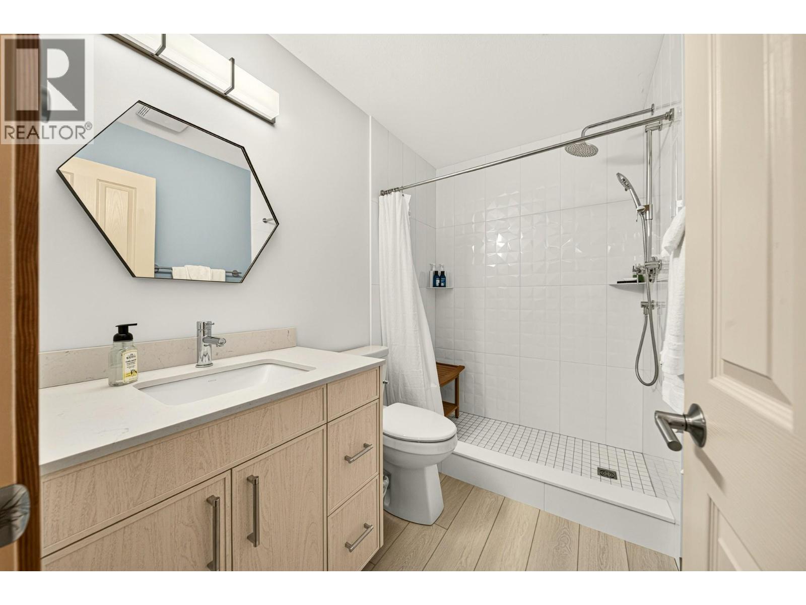 5258 Highline Drive Unit# 304, Fernie, British Columbia  V0B 1M6 - Photo 21 - 10401001