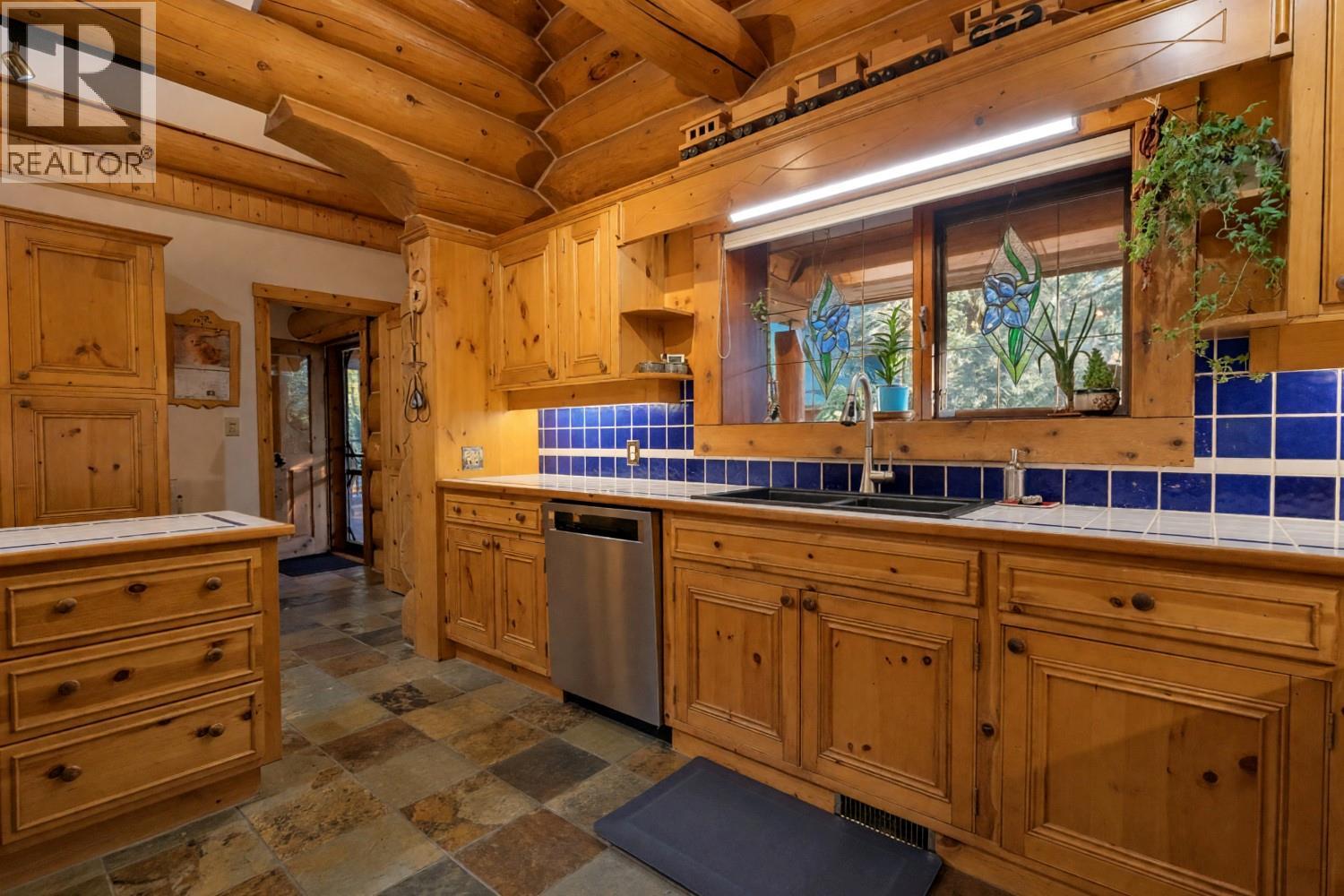 2128 Ryan Road, Penticton, British Columbia  V2A 8Z1 - Photo 17 - 10401437
