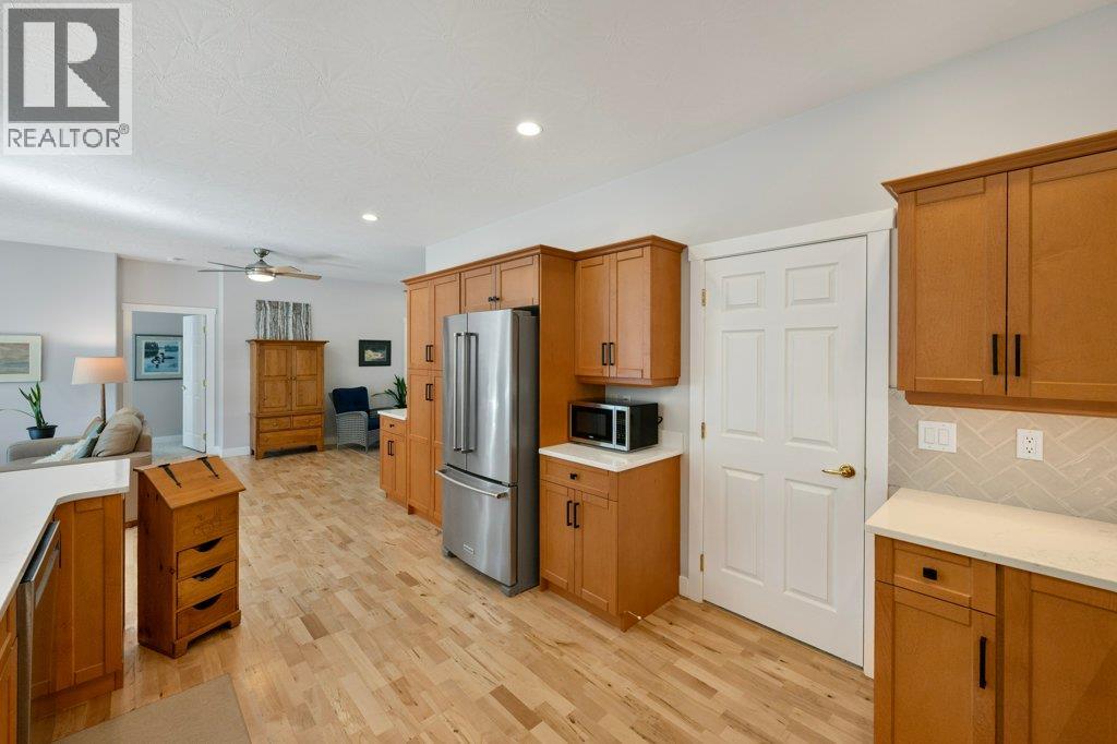 6960 Chardonnay Place, Oliver, British Columbia  V0H 1T4 - Photo 14 - 10400395
