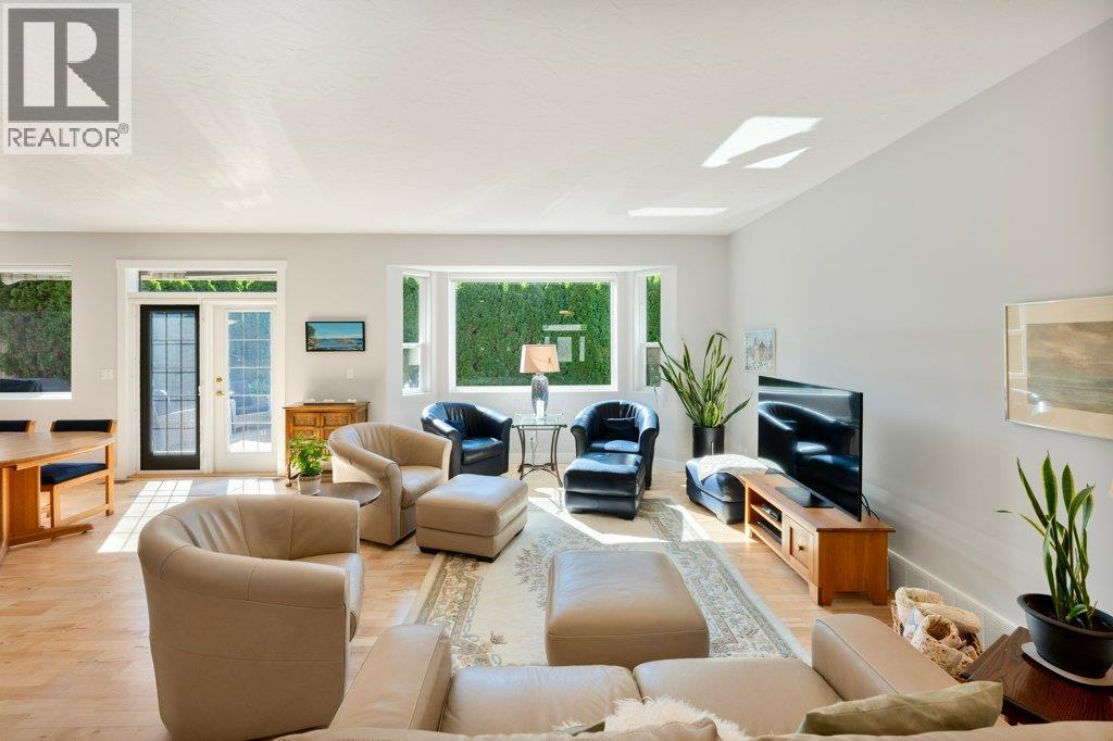 6960 Chardonnay Place, Oliver, British Columbia  V0H 1T4 - Photo 9 - 10400395