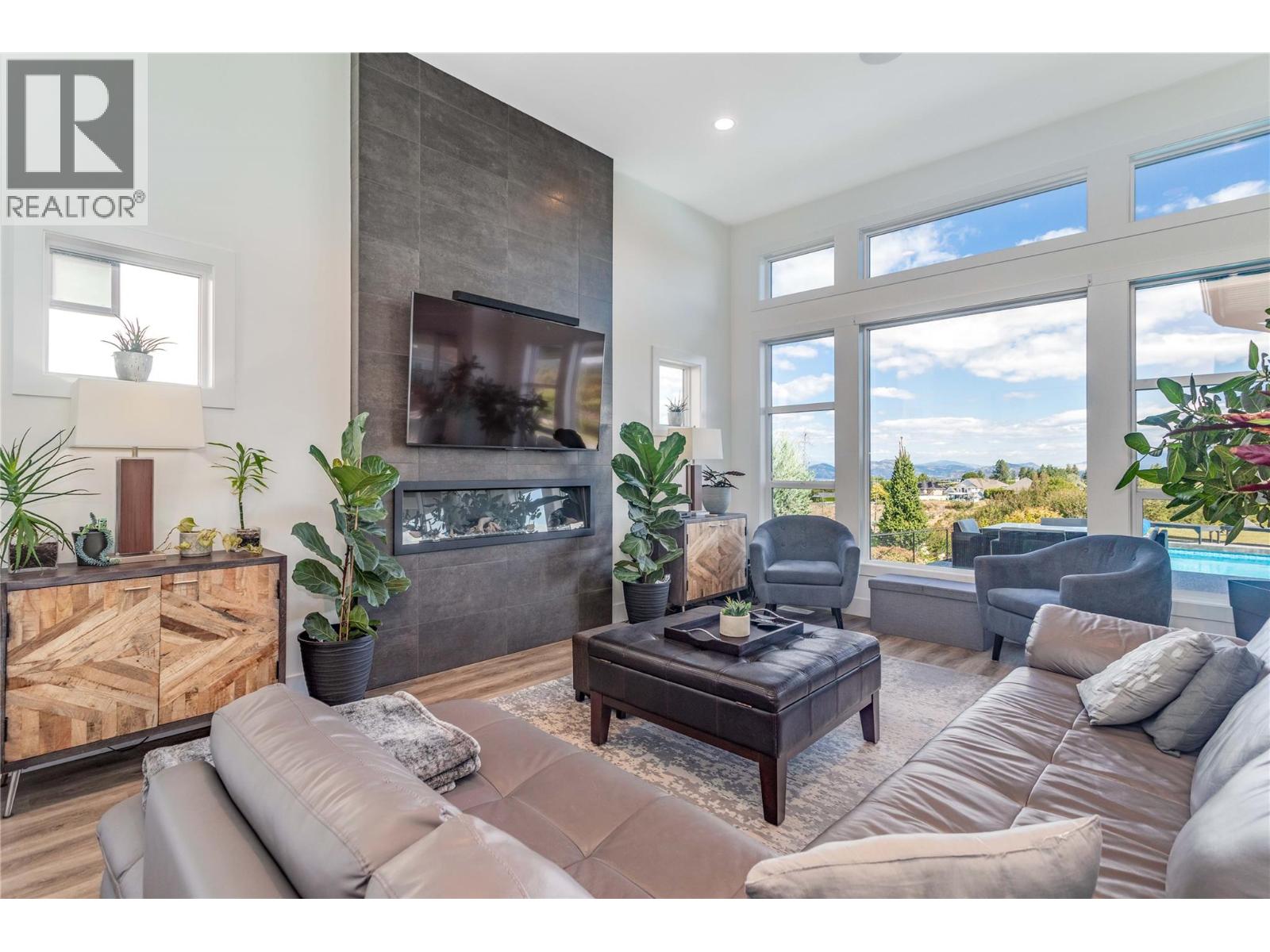 1528 Fawn Run Drive, Kelowna, British Columbia  V1W 5L3 - Photo 4 - 10400944