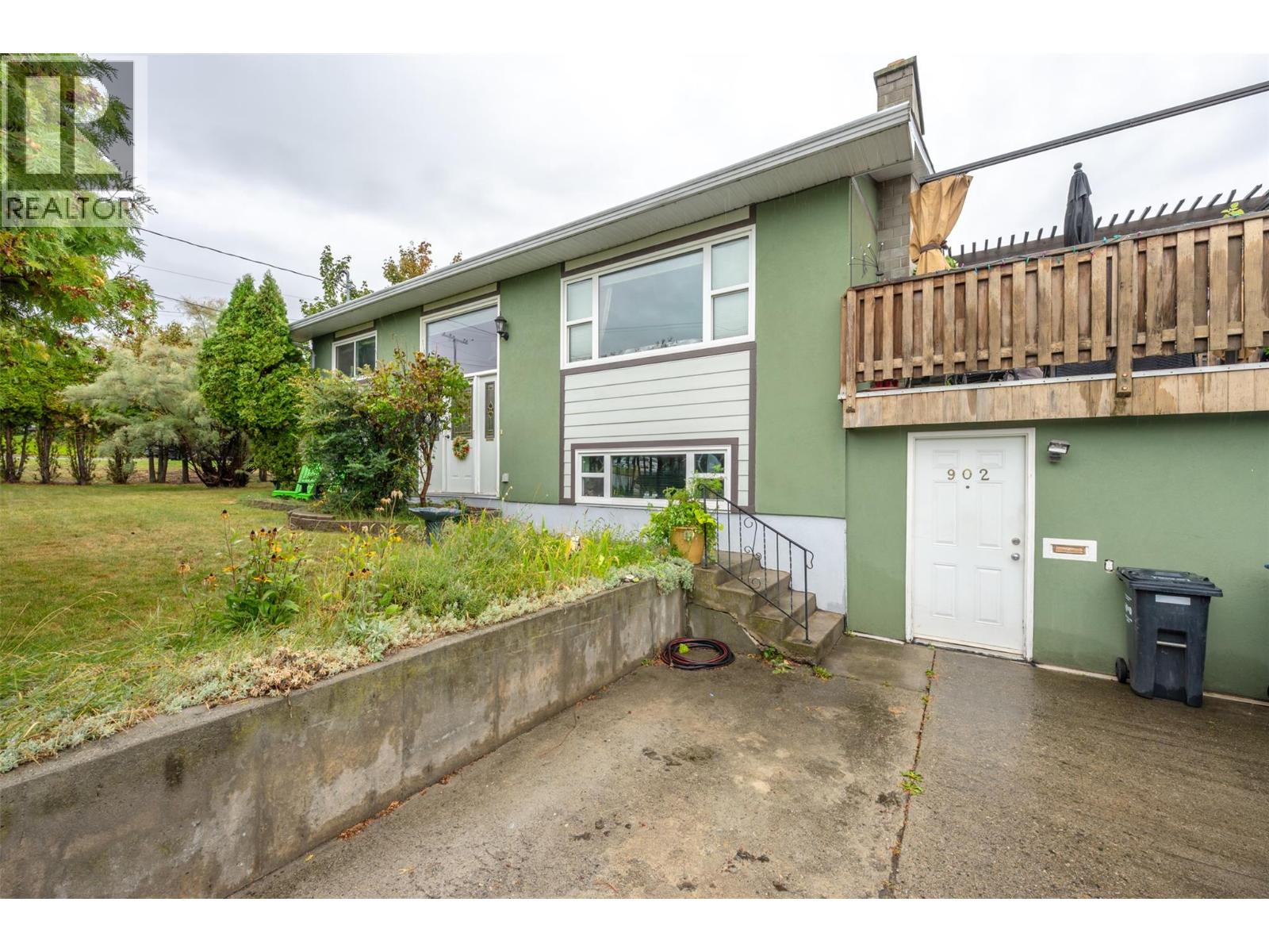 902 Maccleave Avenue, Penticton, British Columbia  V2A 3C5 - Photo 32 - 10401366
