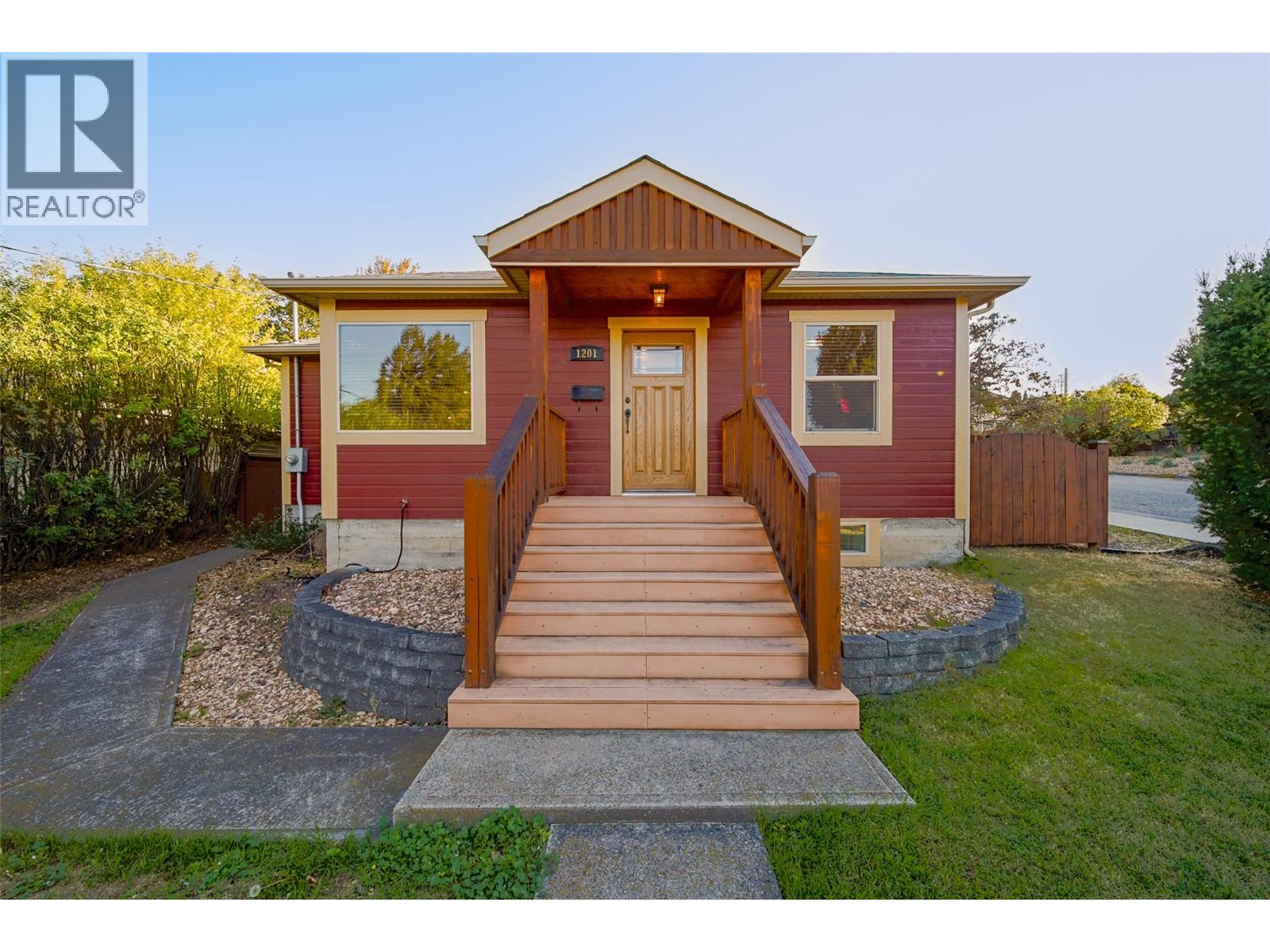 1201 Pleasant Street, Kamloops, British Columbia  V2C 3C2 - Photo 1 - 10400679