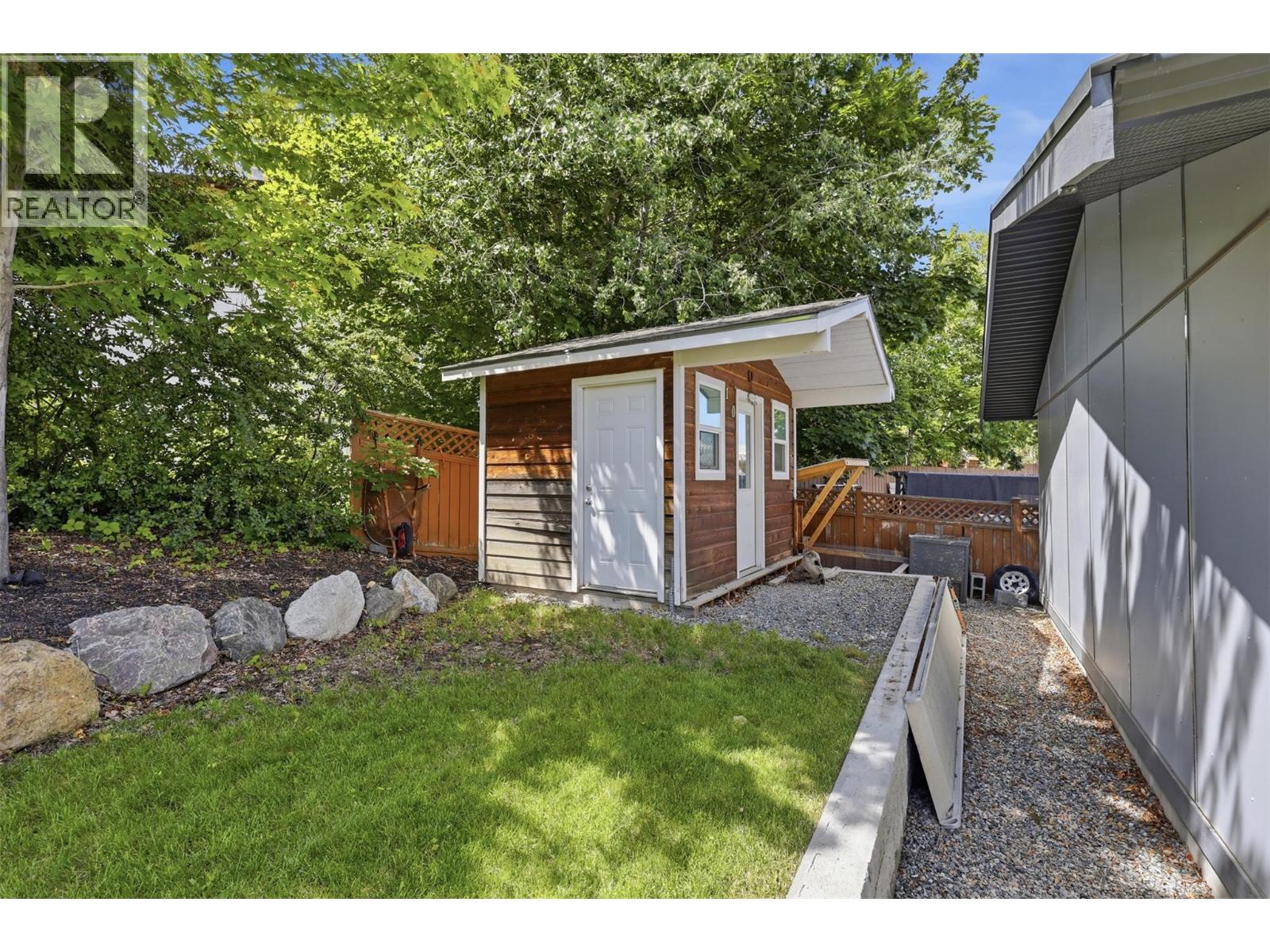 2015 High Country Boulevard, Kamloops, British Columbia  V2E 1L2 - Photo 63 - 10401468