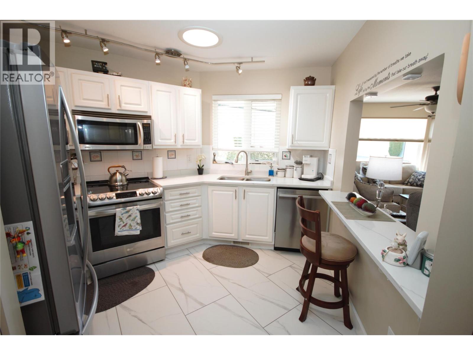6446 Meadows Drive Unit# 14, Oliver, British Columbia  V0H 1T3 - Photo 2 - 10401349