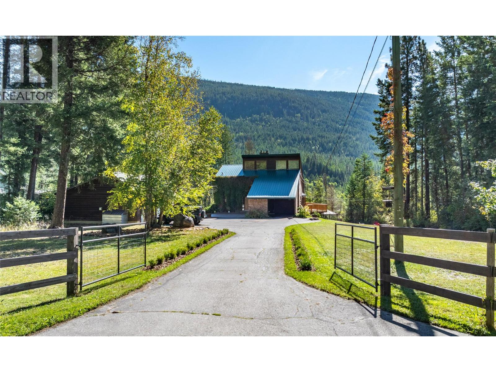 4681 Goat River  N Road, Arrow Creek, British Columbia  V0B 1G9 - Photo 2 - 10401338