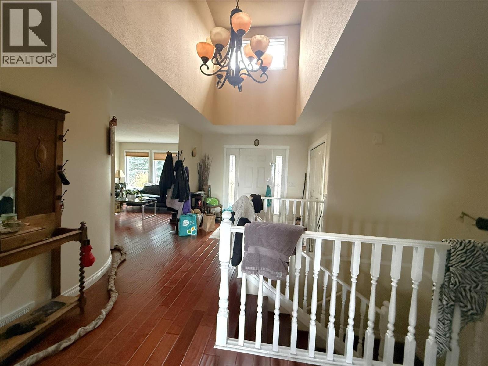 2019 Steeple Court, Kamloops, British Columbia  V2E 2M2 - Photo 2 - 10399548