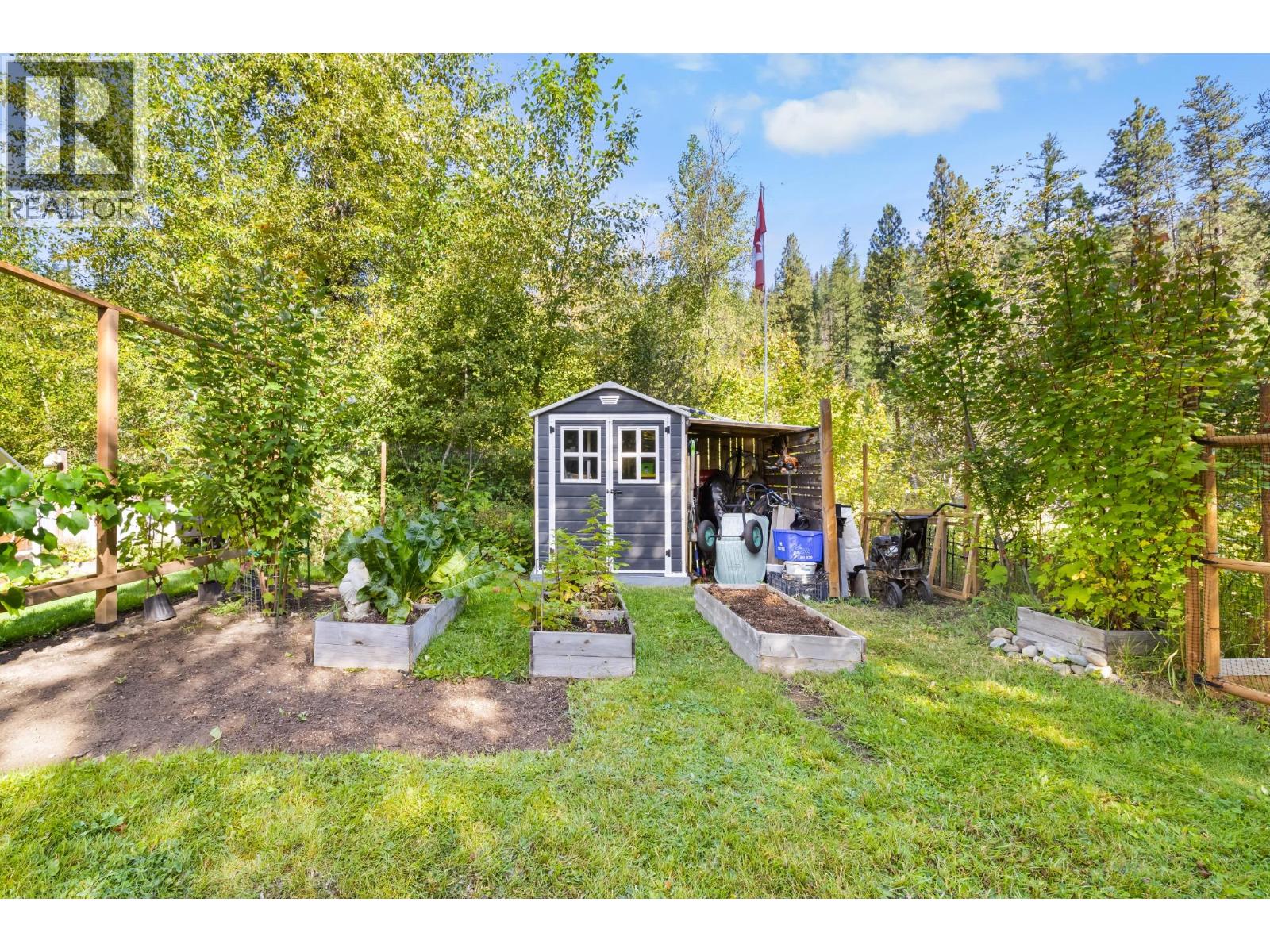 8440 3 & 95 Highway Lot# 135, Yahk, British Columbia  V0B 2P0 - Photo 11 - 10398072