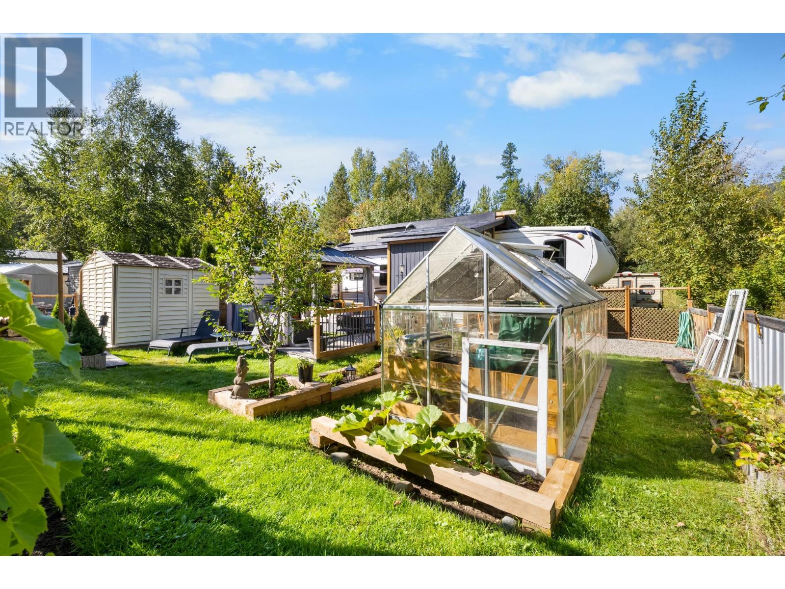 8440 3 & 95 Highway Lot# 135, Yahk, British Columbia  V0B 2P0 - Photo 15 - 10398072
