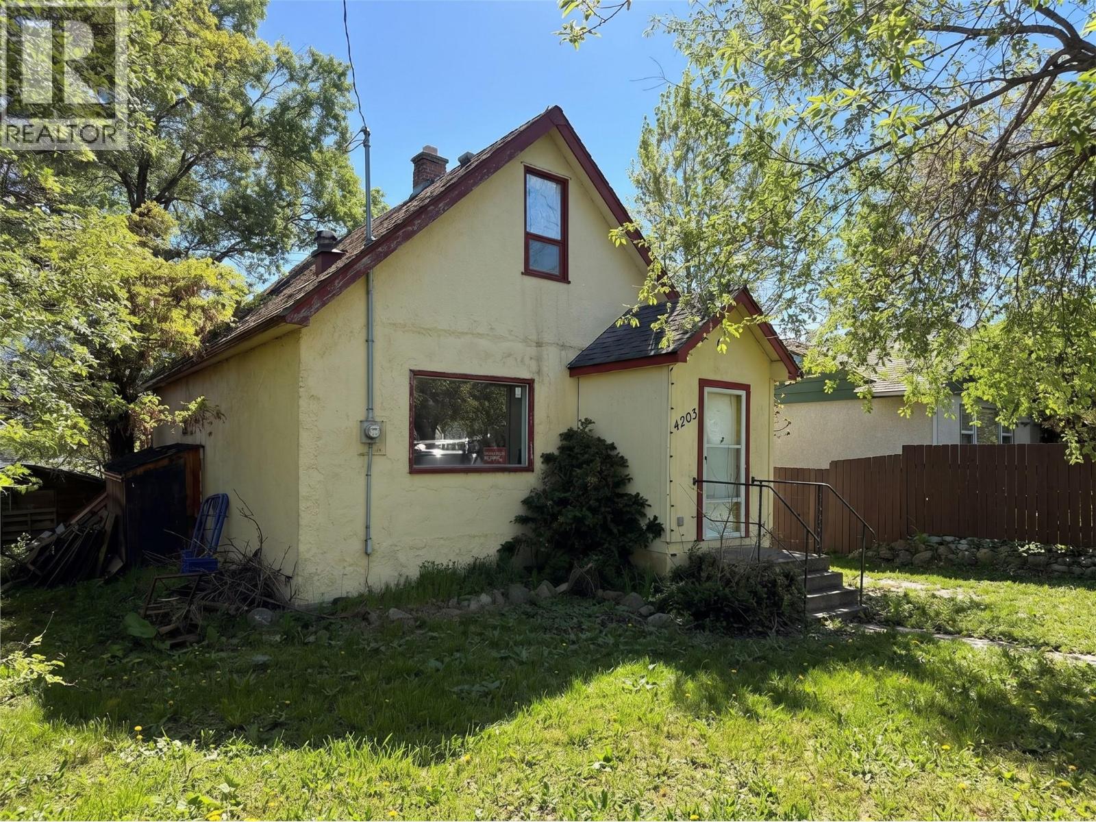 4203 34 Street, Vernon, British Columbia  V1B 3A7 - Photo 2 - 10401493