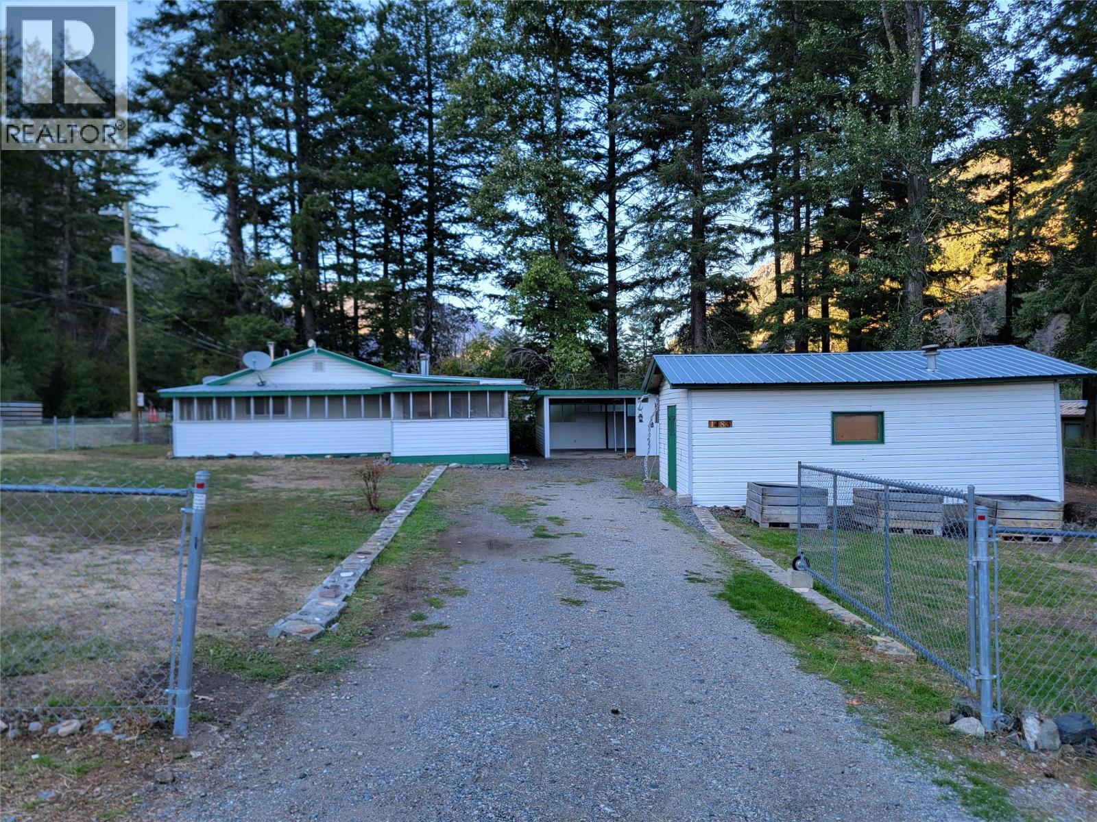 1483 Main Street, Olalla, British Columbia  V0X 1N6 - Photo 1 - 10401514