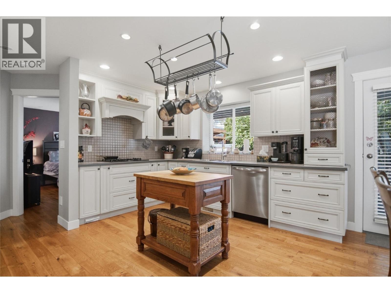 335 Cougar Road, Kamloops, British Columbia  V2C 6V1 - Photo 11 - 10401280