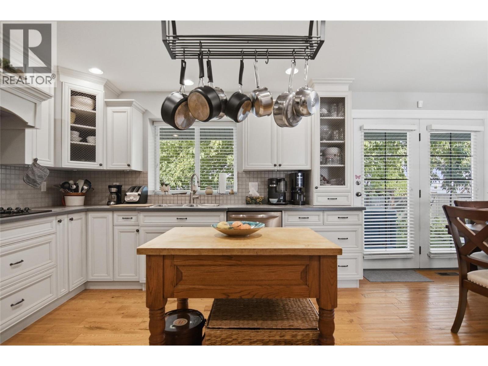 335 Cougar Road, Kamloops, British Columbia  V2C 6V1 - Photo 12 - 10401280