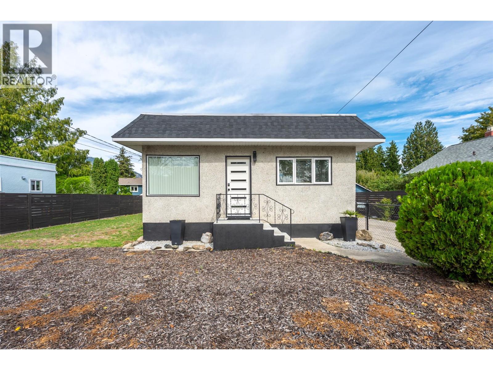 637 Alexander Avenue, Penticton, British Columbia  V2A 1E6 - Photo 1 - 10401430