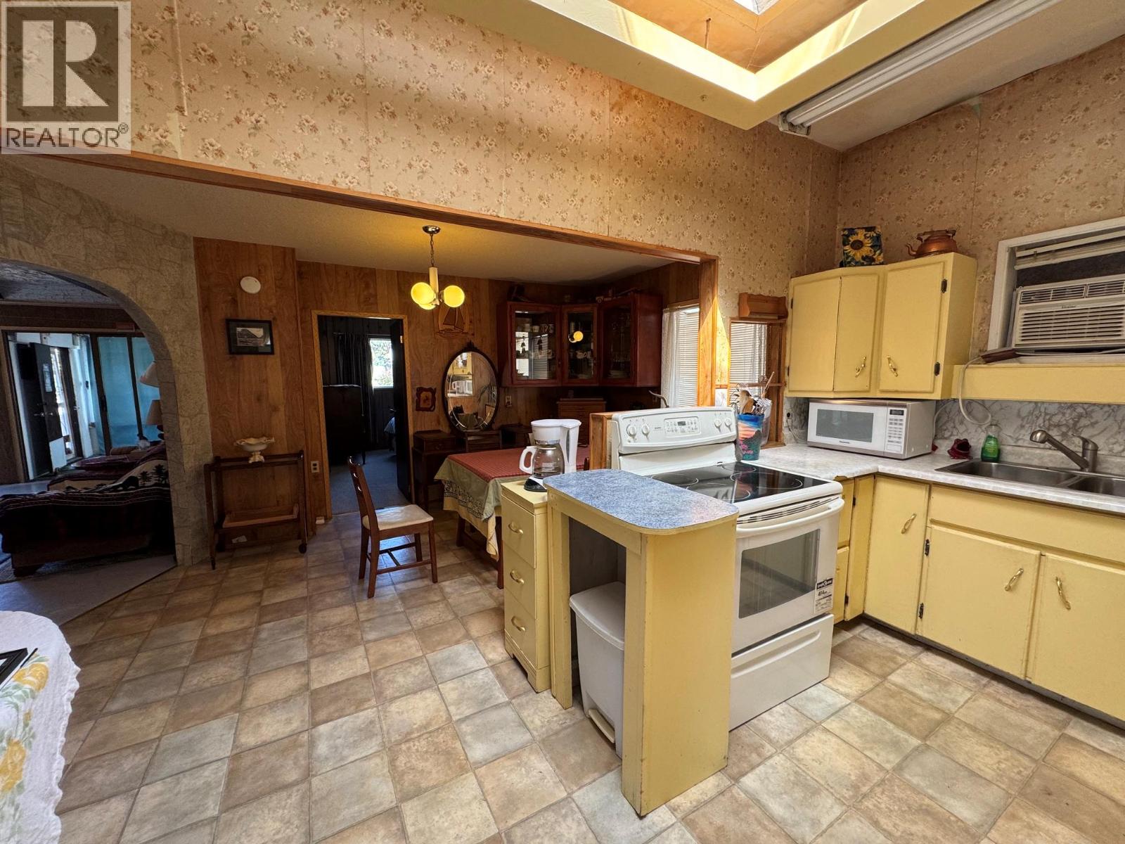 1422 Collett Street, Merritt, British Columbia  V1K 1B8 - Photo 10 - 10401497