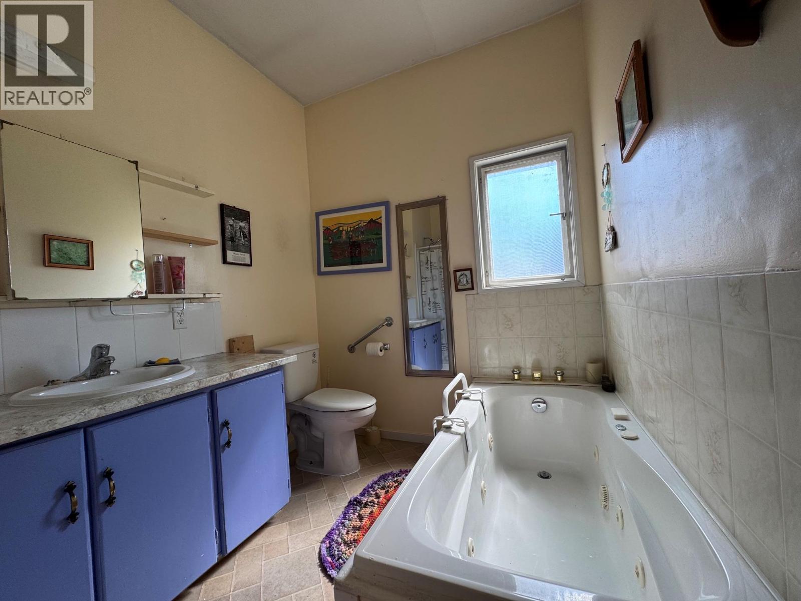1422 Collett Street, Merritt, British Columbia  V1K 1B8 - Photo 7 - 10401497