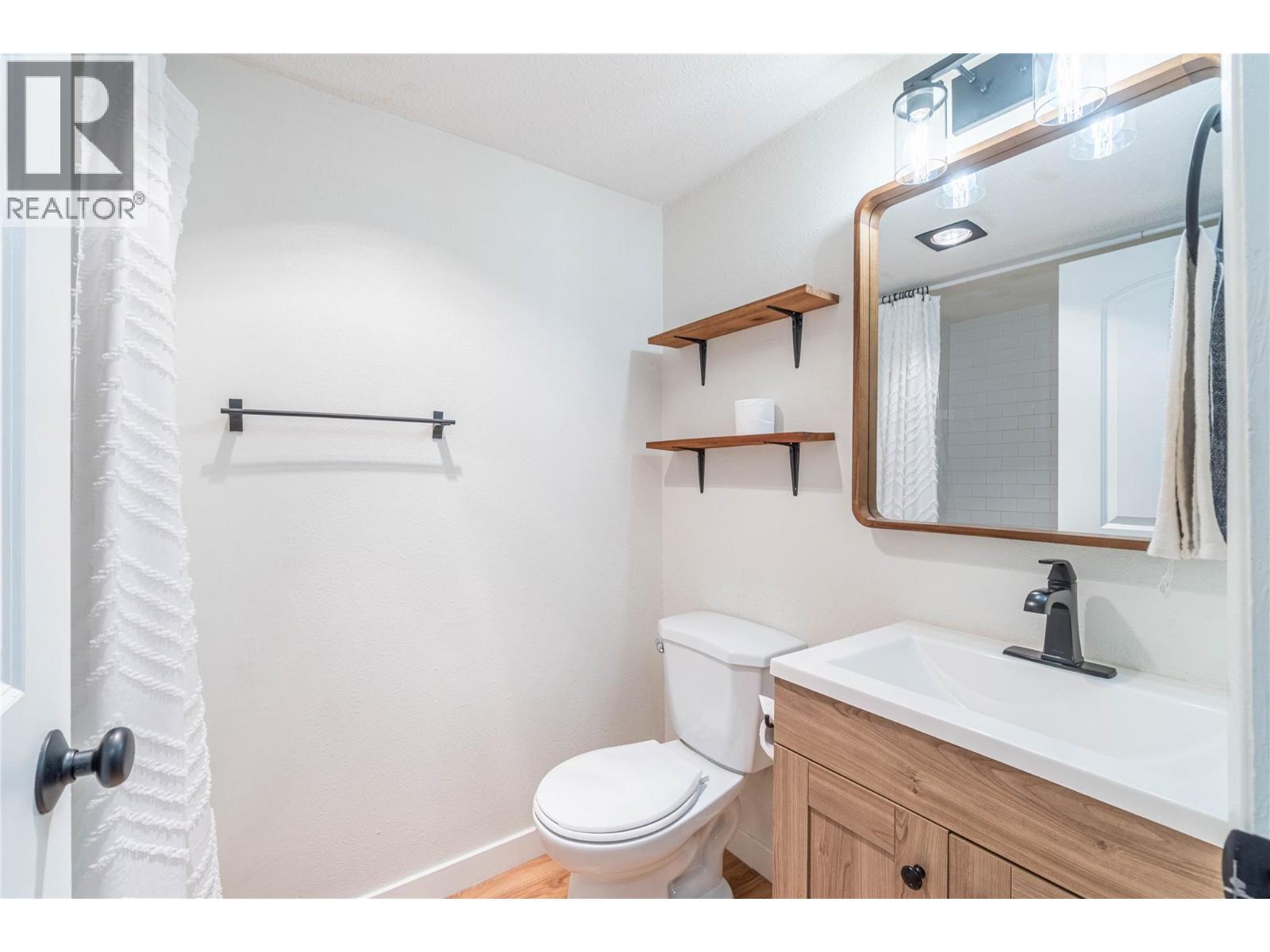 555 Dalgleish Drive Unit# 106, Kamloops, British Columbia  V2C 6C7 - Photo 8 - 10401409