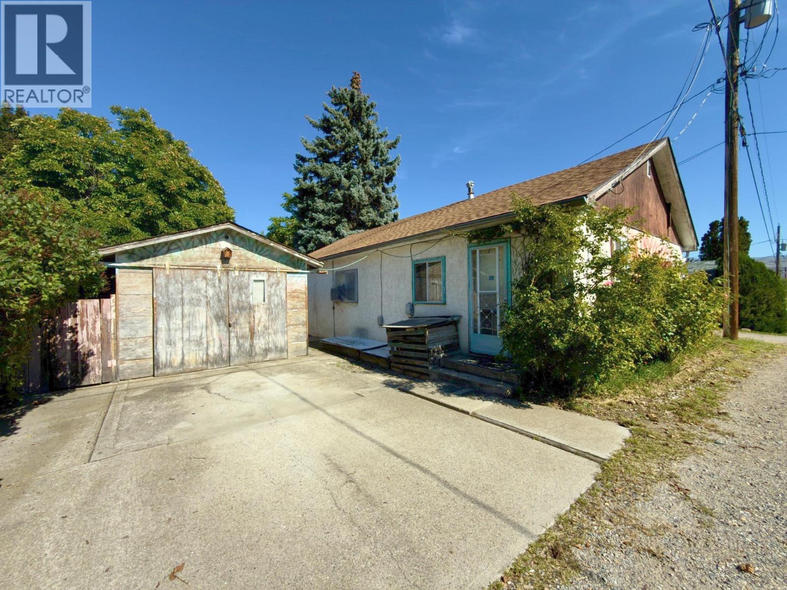 875 Tilton Avenue, Oliver, British Columbia  V0H 1T0 - Photo 2 - 10401545