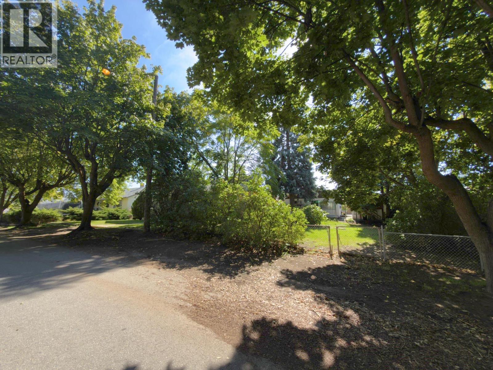 875 Tilton Avenue, Oliver, British Columbia  V0H 1T0 - Photo 34 - 10401545
