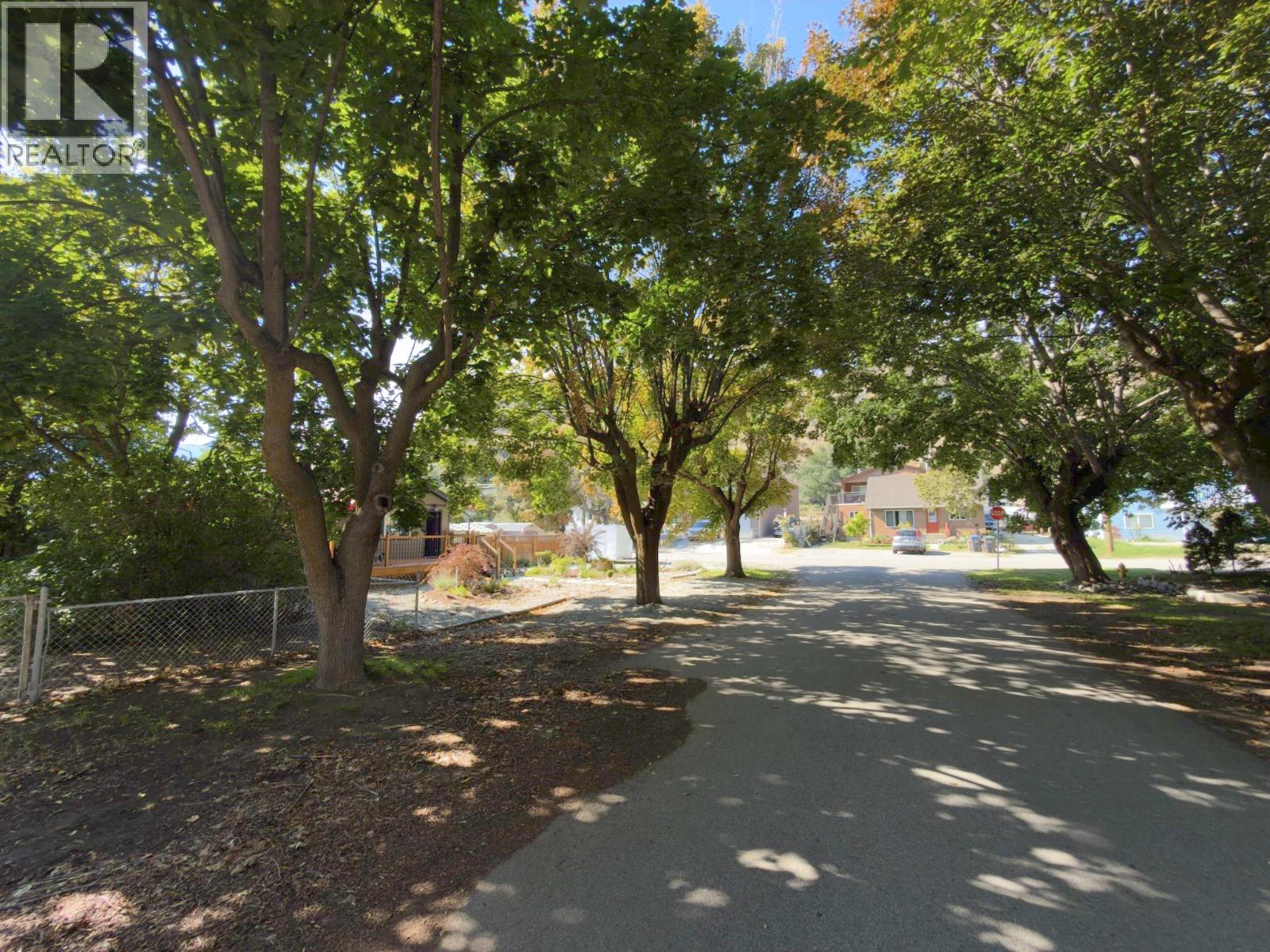 875 Tilton Avenue, Oliver, British Columbia  V0H 1T0 - Photo 36 - 10401545