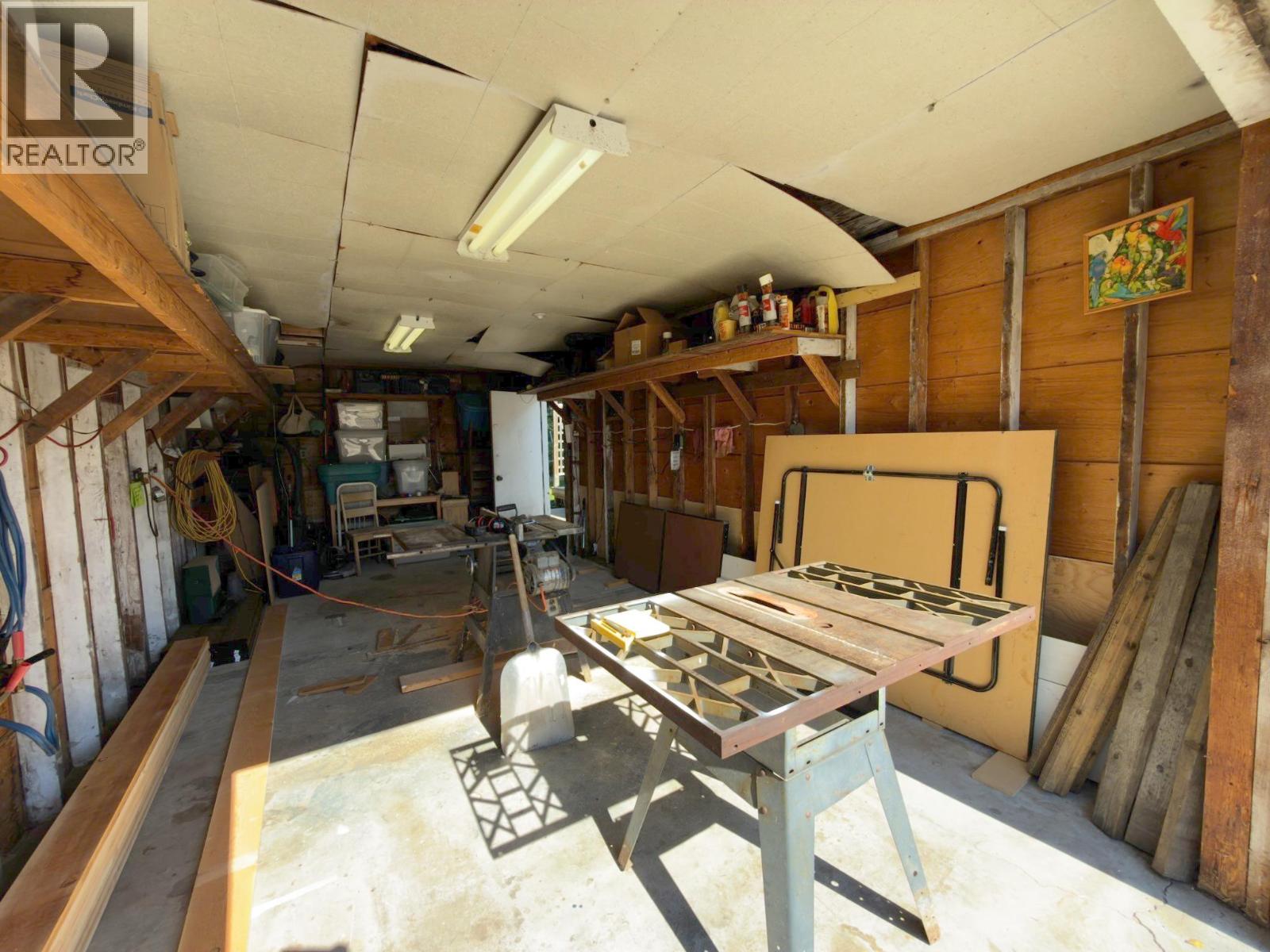 875 Tilton Avenue, Oliver, British Columbia  V0H 1T0 - Photo 41 - 10401545