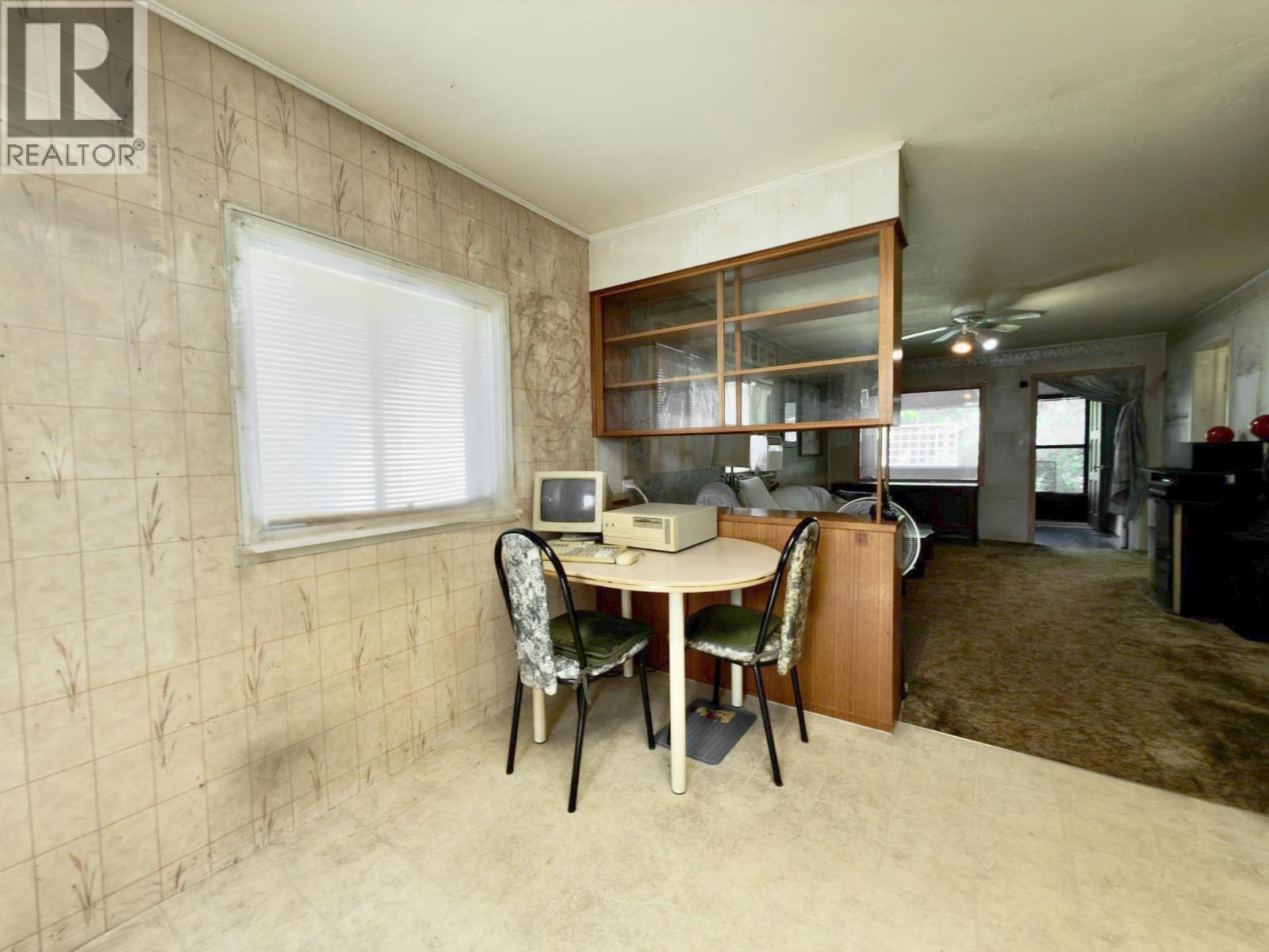 875 Tilton Avenue, Oliver, British Columbia  V0H 1T0 - Photo 7 - 10401545