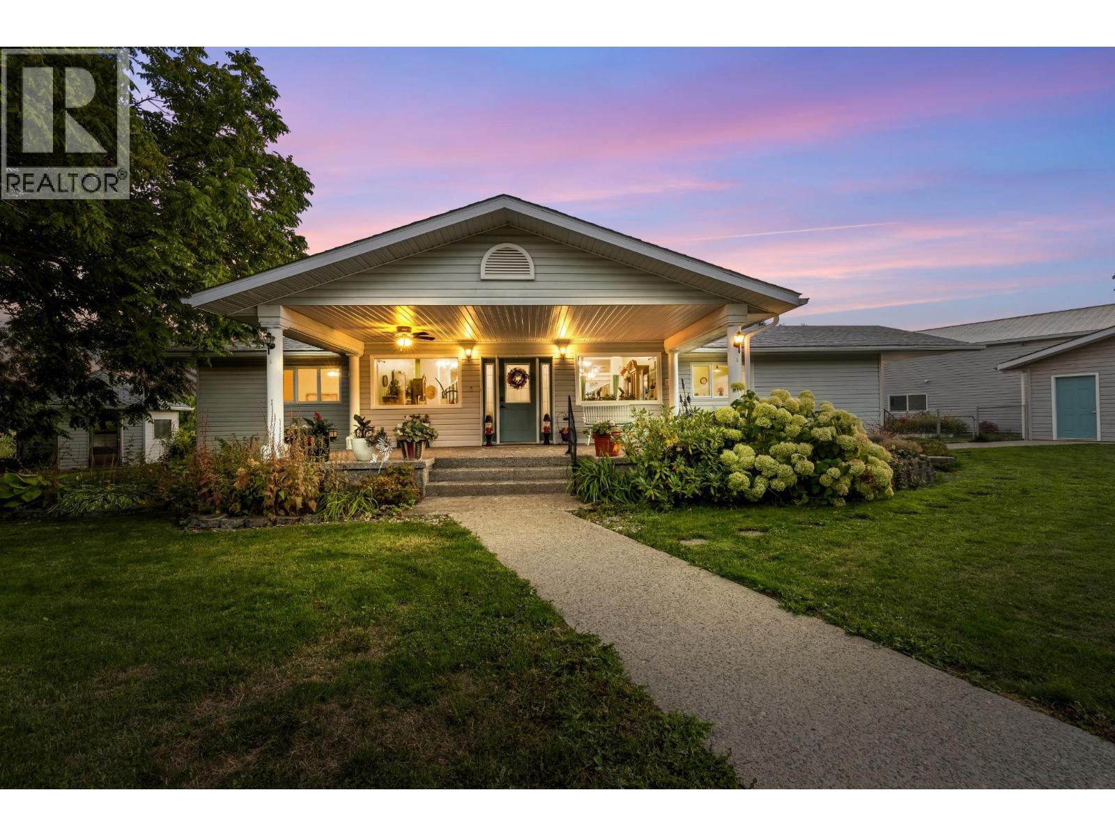 409 33rd Avenue, Creston, British Columbia  V0B 1G1 - Photo 1 - 10401054