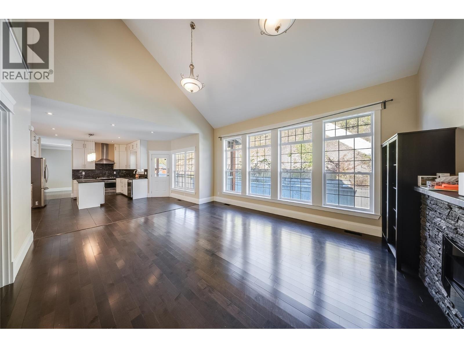 3732 5th Avenue, Castlegar, British Columbia  V1N 4Y4 - Photo 12 - 10400666