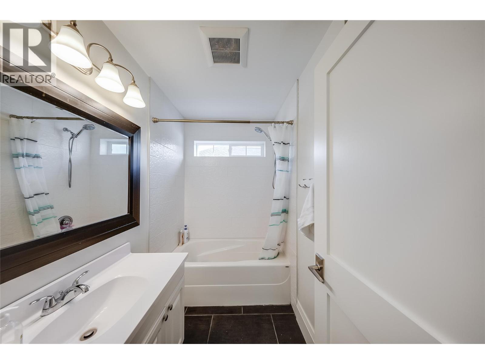 3732 5th Avenue, Castlegar, British Columbia  V1N 4Y4 - Photo 30 - 10400666