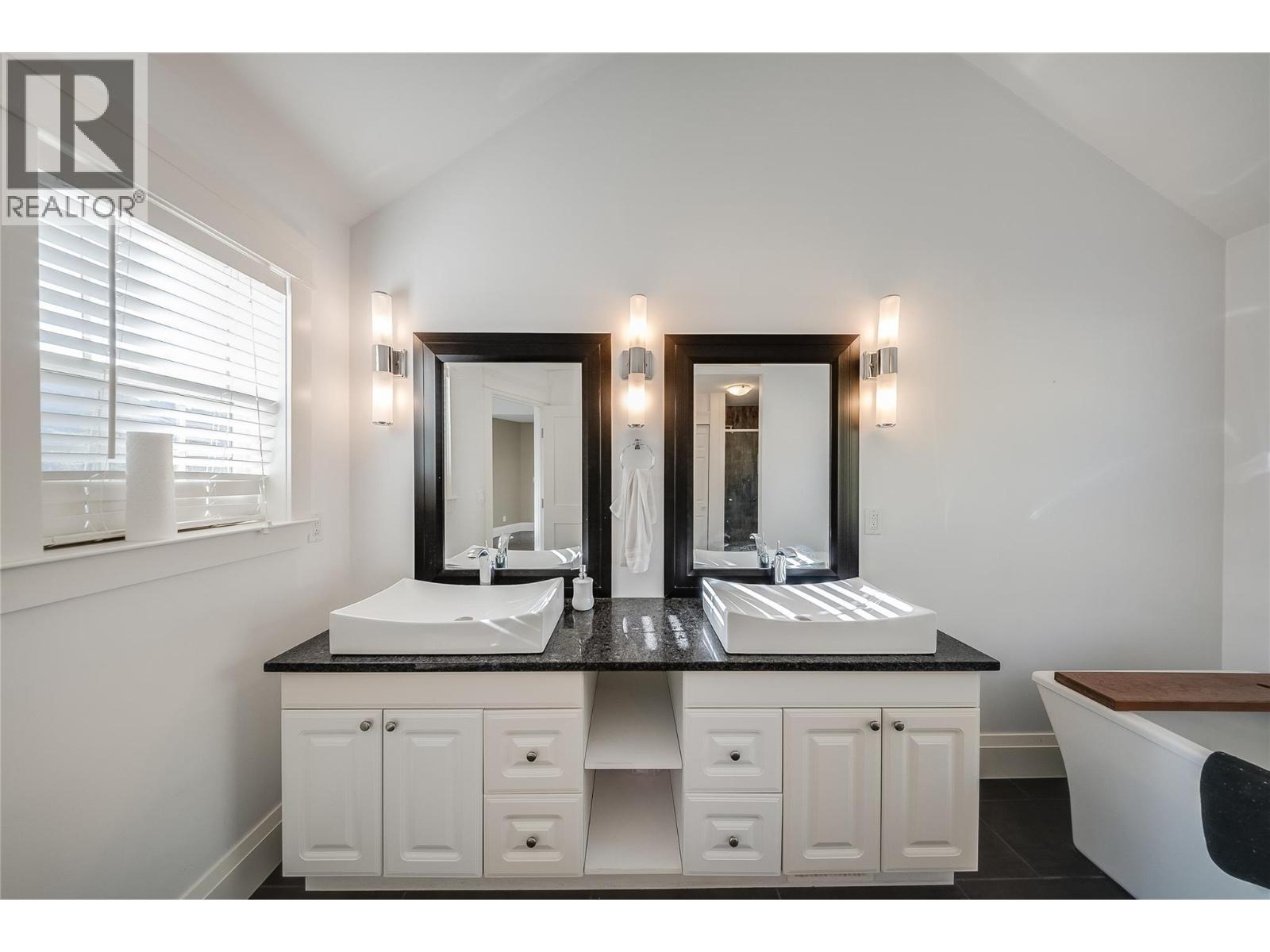 3732 5th Avenue, Castlegar, British Columbia  V1N 4Y4 - Photo 32 - 10400666