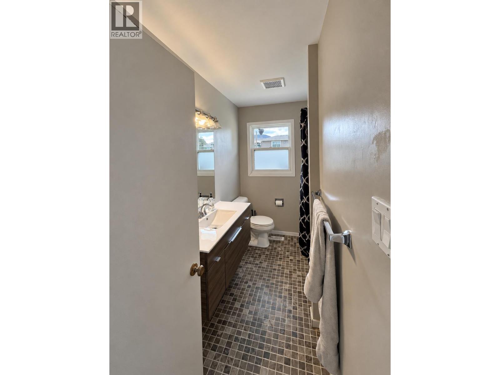 872 Selkirk Avenue, Kamloops, British Columbia  V2B 1T9 - Photo 10 - 10401571