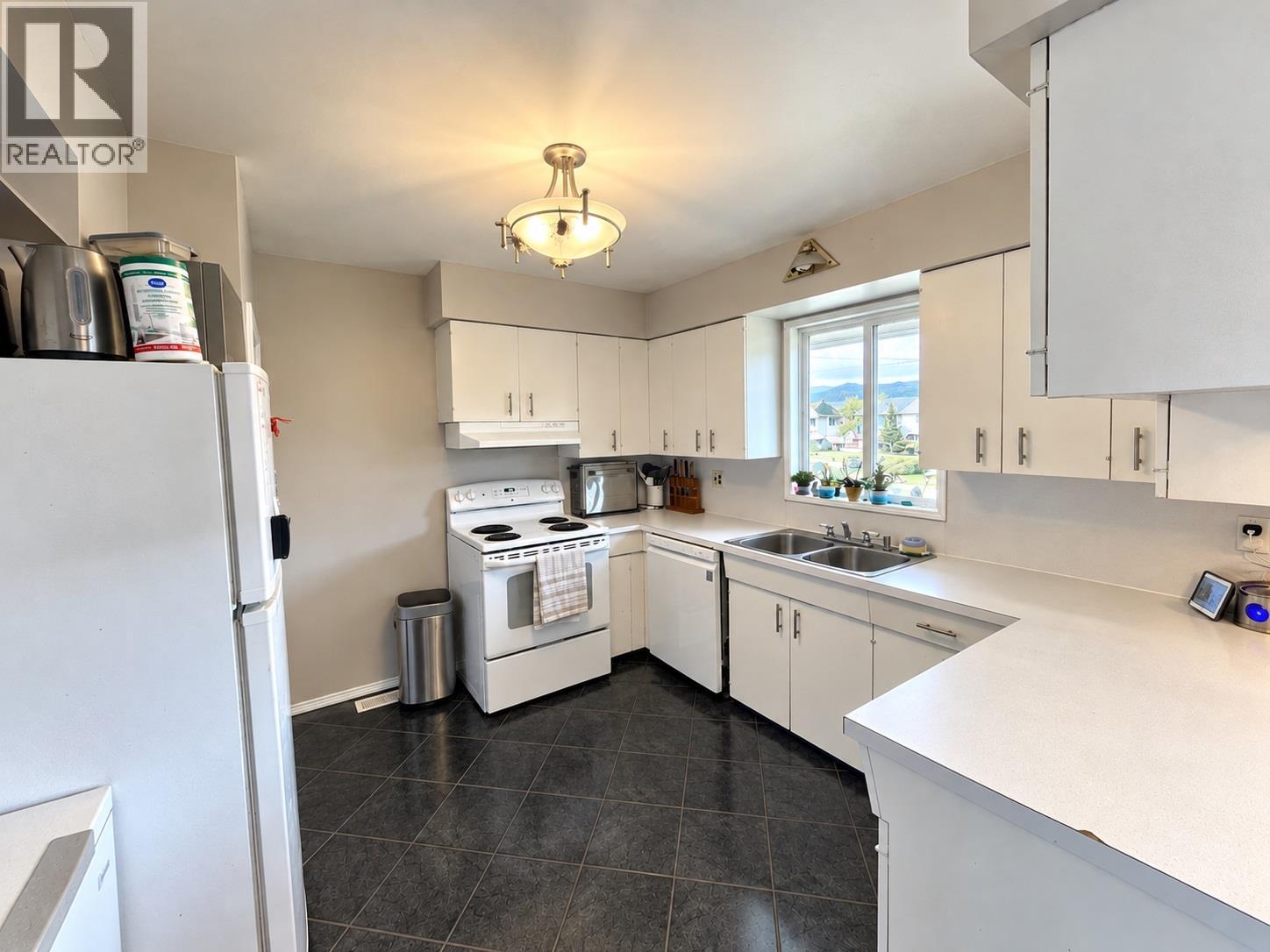 872 Selkirk Avenue, Kamloops, British Columbia  V2B 1T9 - Photo 6 - 10401571