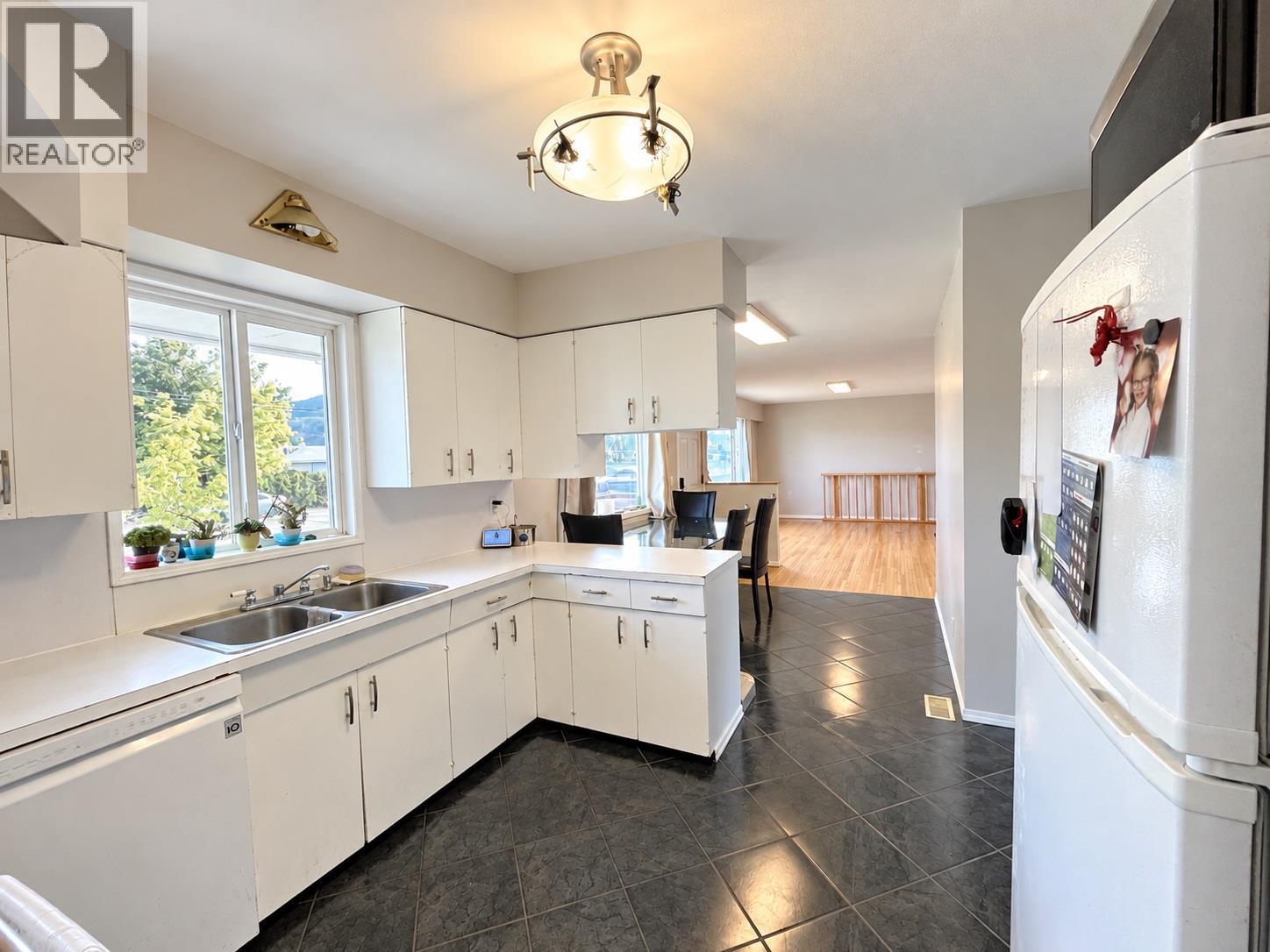 872 Selkirk Avenue, Kamloops, British Columbia  V2B 1T9 - Photo 7 - 10401571