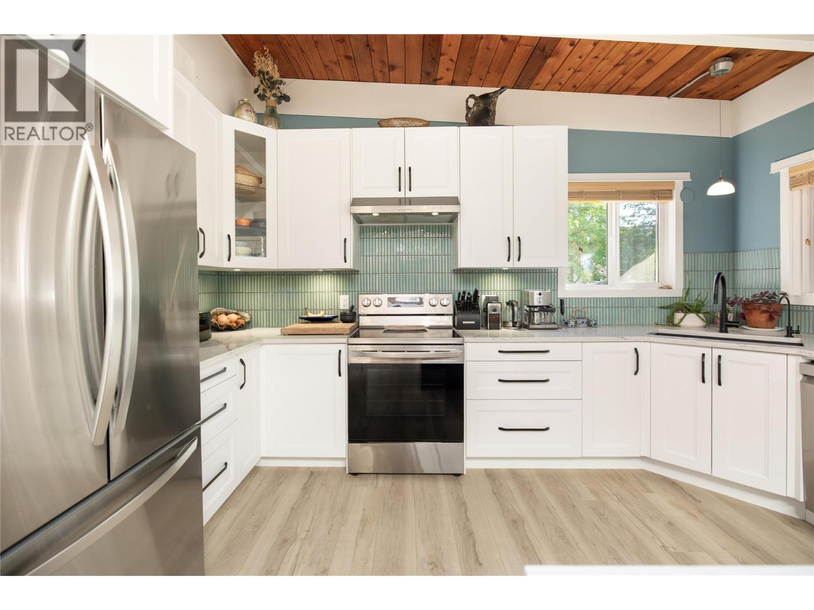 2475 Dunsmuir Road, Kelowna, British Columbia  V1W 2V2 - Photo 7 - 10401347