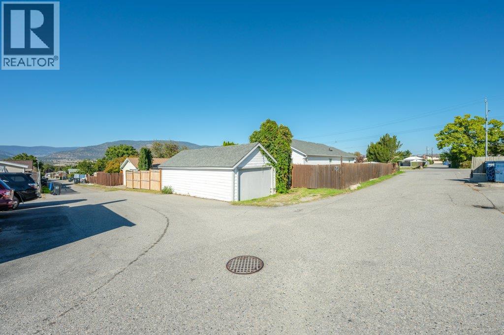584 Edna Avenue, Penticton, British Columbia  V2A 2M2 - Photo 63 - 10401451