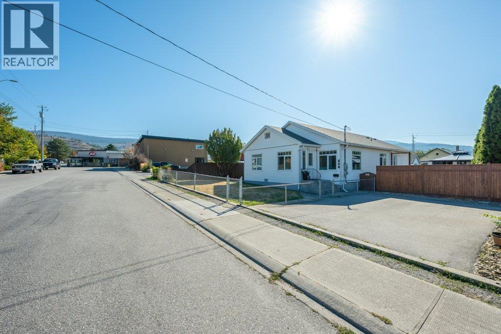 584 Edna Avenue, Penticton, British Columbia  V2A 2M2 - Photo 7 - 10401451