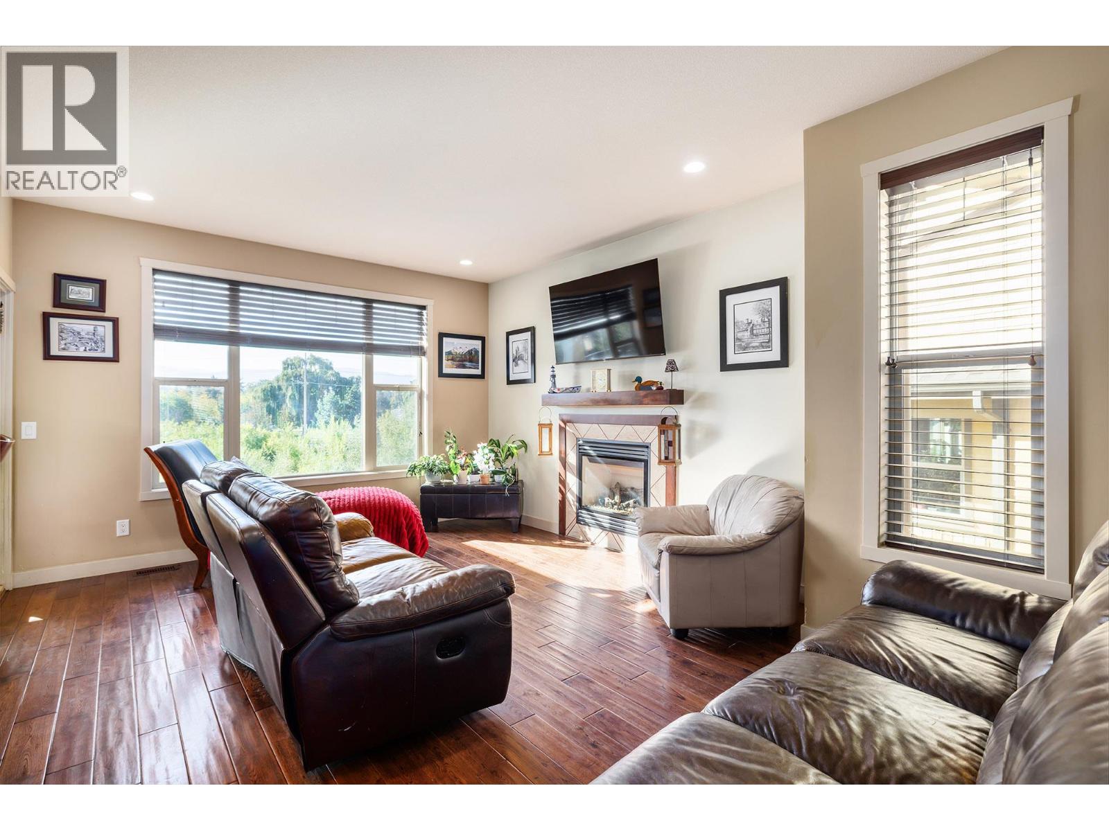 1377 Glenview Avenue, Kelowna, British Columbia  V1Y 9R8 - Photo 2 - 10401142