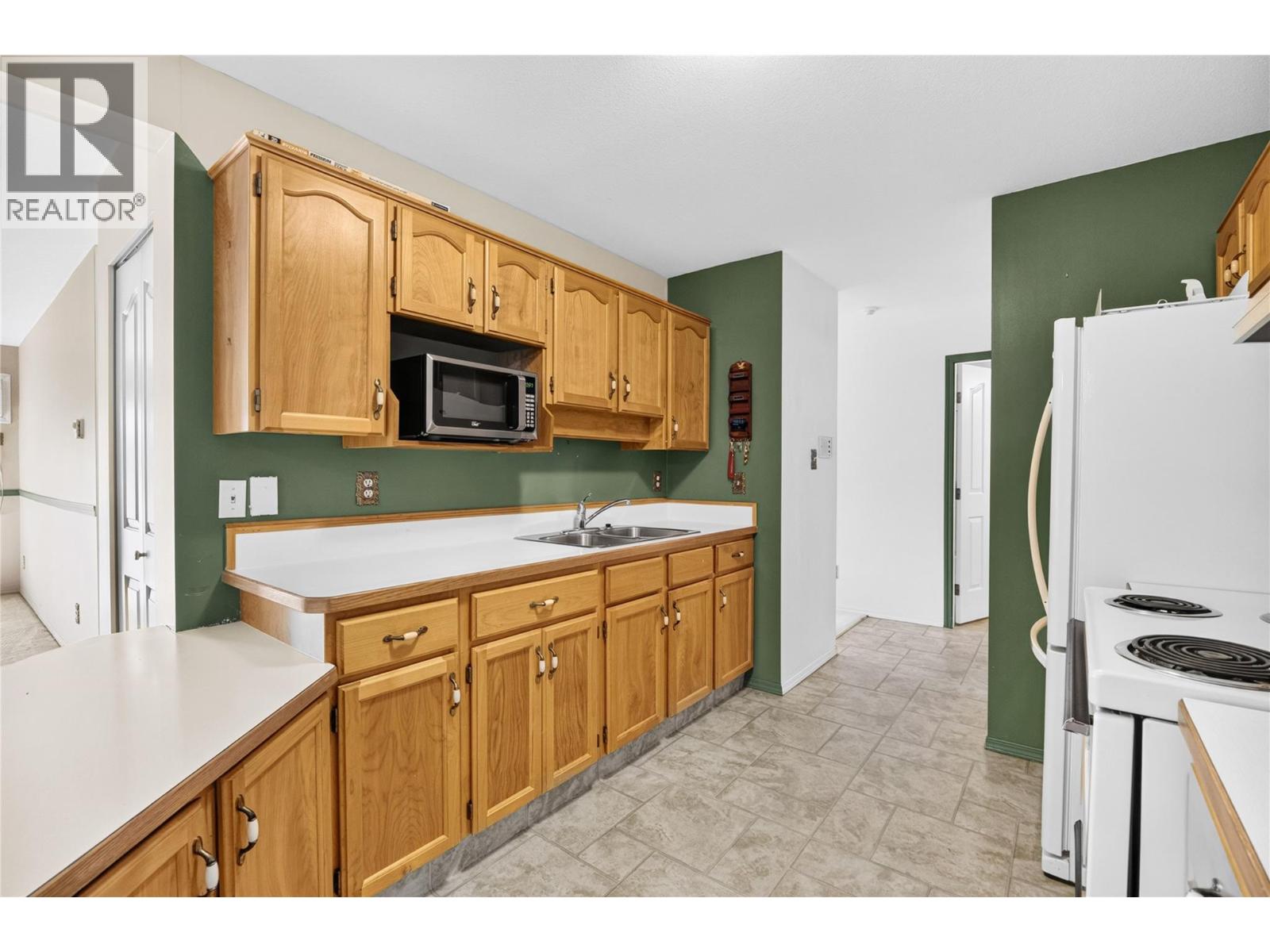 133 Winnipeg Street Unit# 204, Penticton, British Columbia  V2A 6L2 - Photo 3 - 10401553