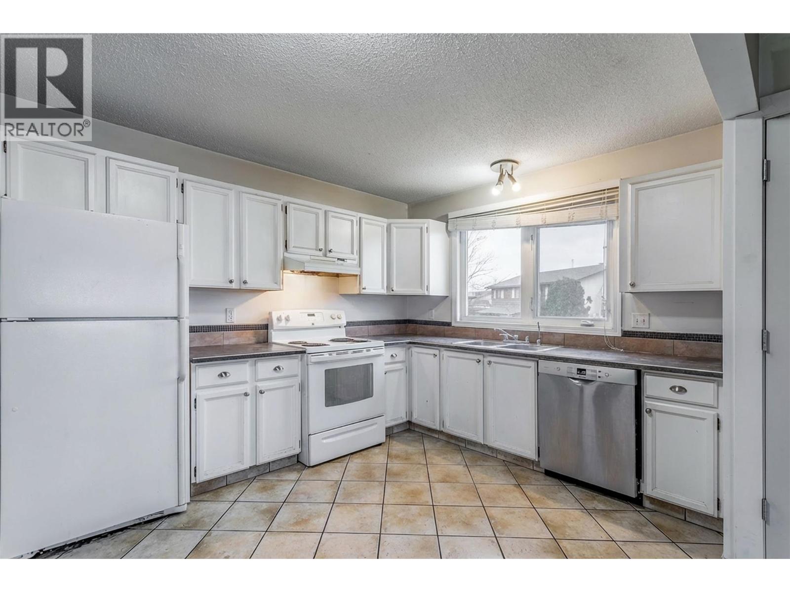 758 Josselyn Court, Kelowna, British Columbia  V1X 6A4 - Photo 12 - 10401542