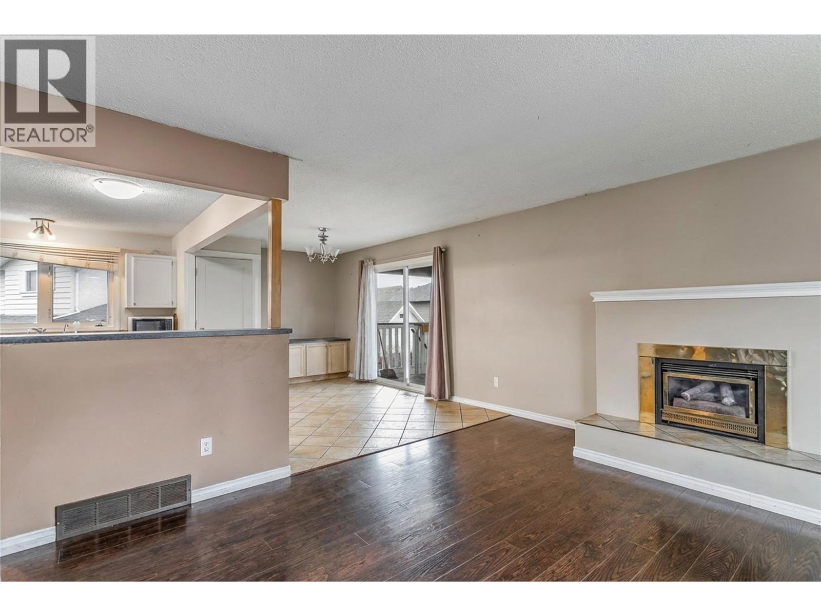 758 Josselyn Court, Kelowna, British Columbia  V1X 6A4 - Photo 6 - 10401542