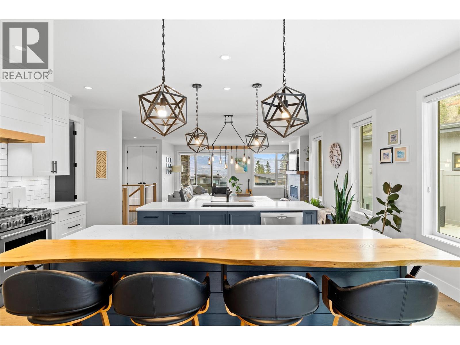 876 Boynton Place, Kelowna, British Columbia  V1V 2Y1 - Photo 10 - 10401474