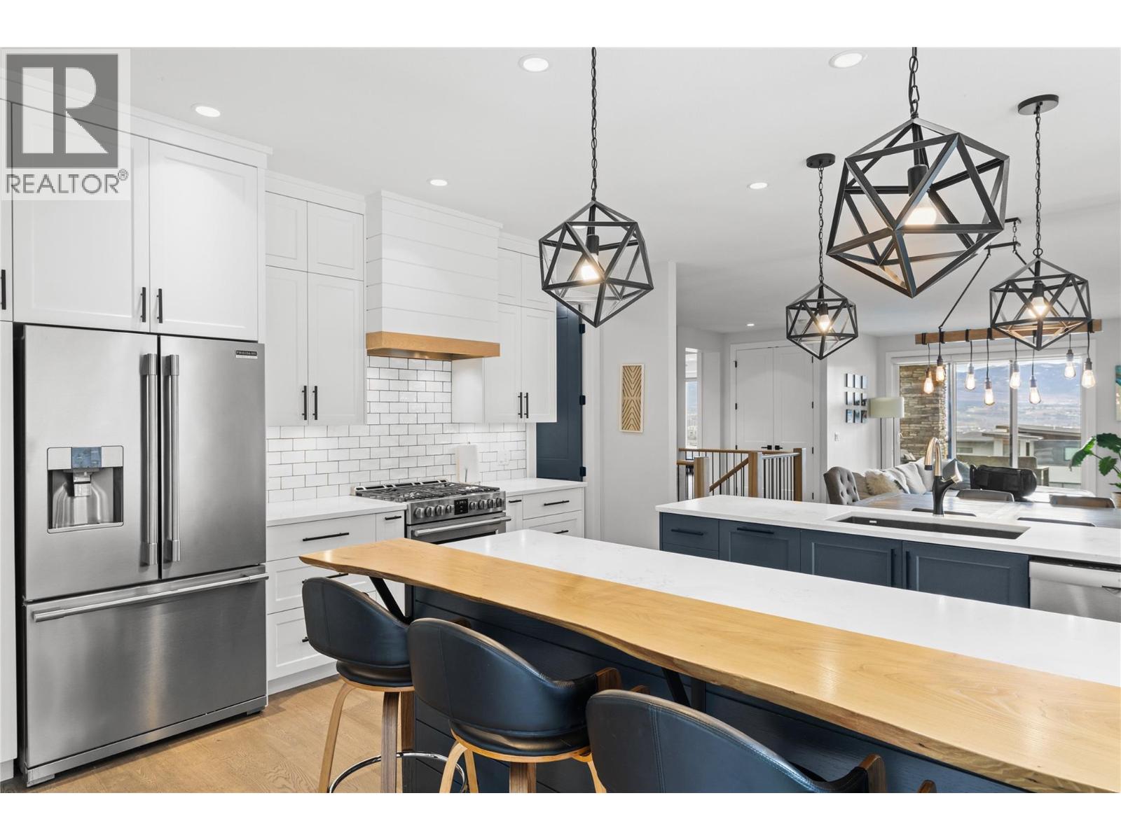 876 Boynton Place, Kelowna, British Columbia  V1V 2Y1 - Photo 11 - 10401474