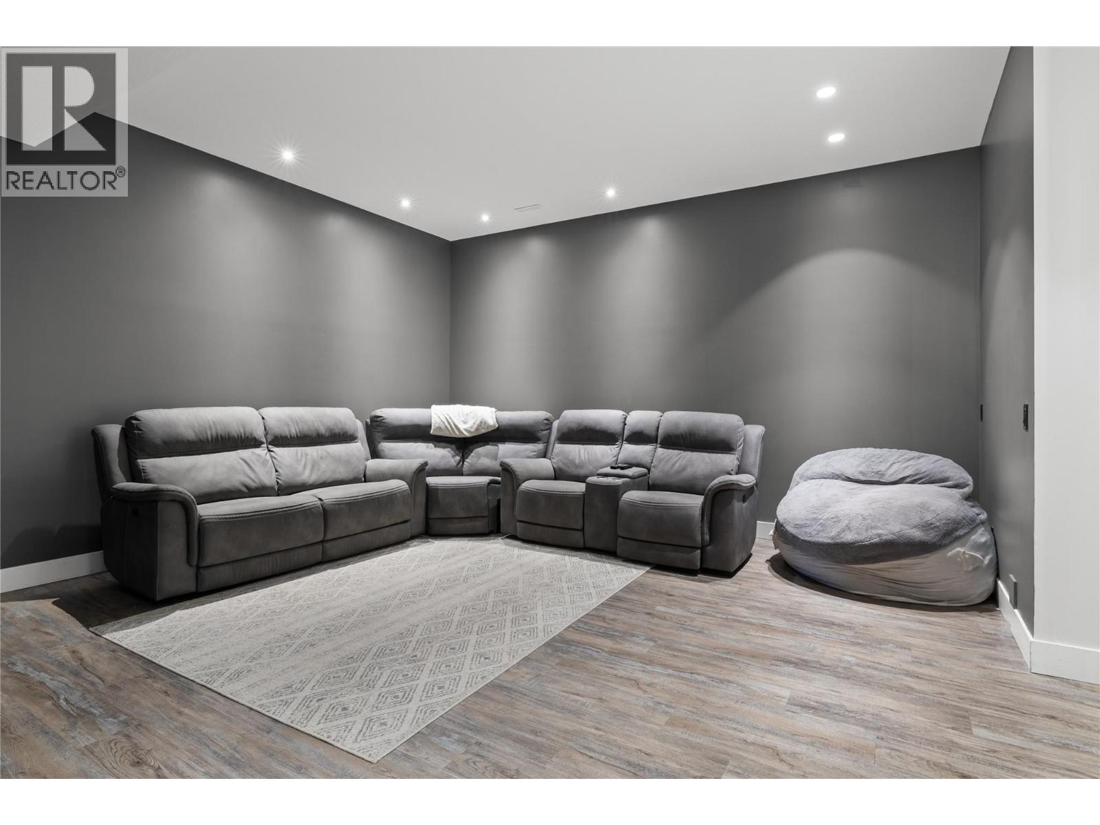 876 Boynton Place, Kelowna, British Columbia  V1V 2Y1 - Photo 39 - 10401474